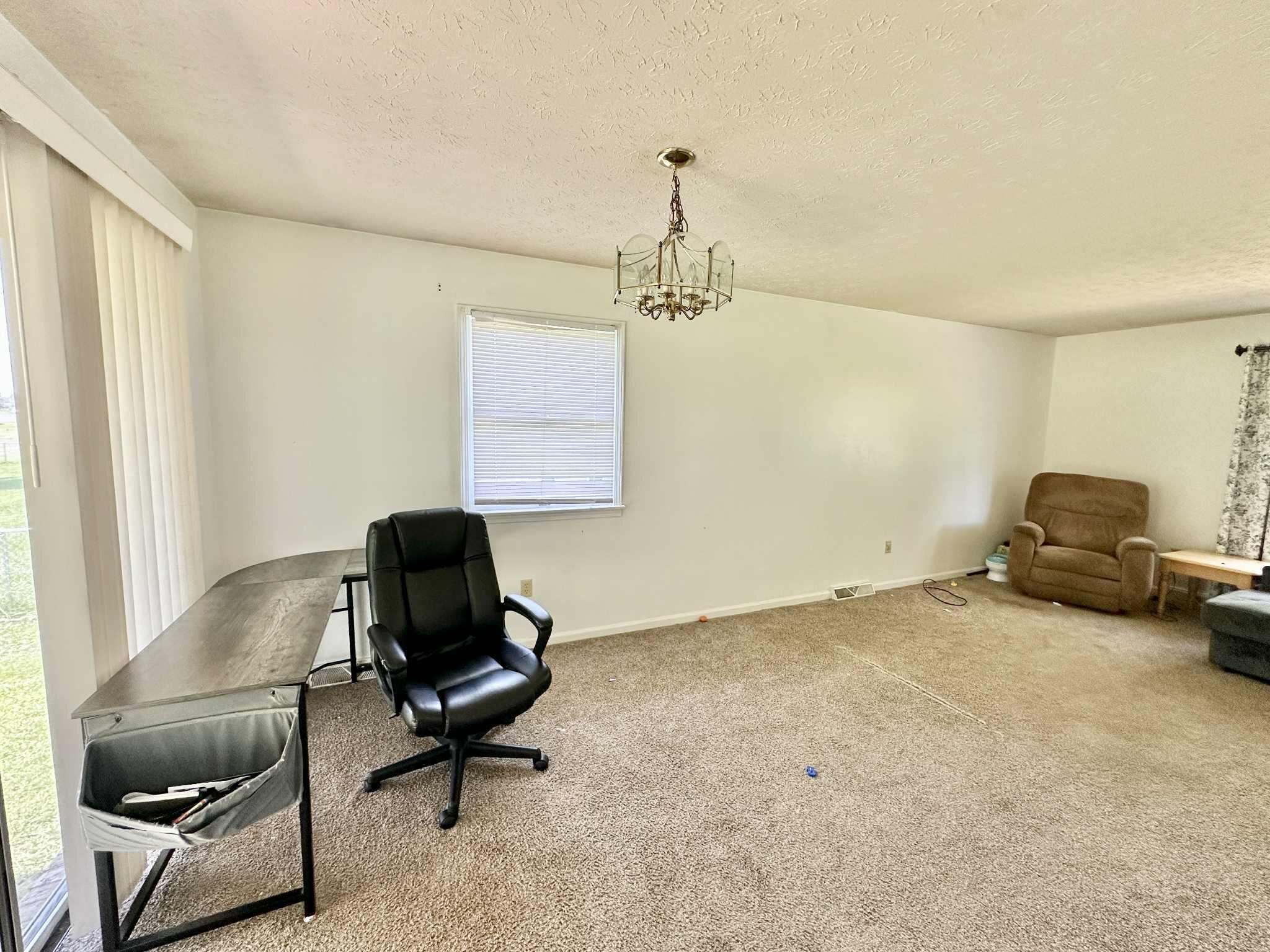 318 Colonial Avenue