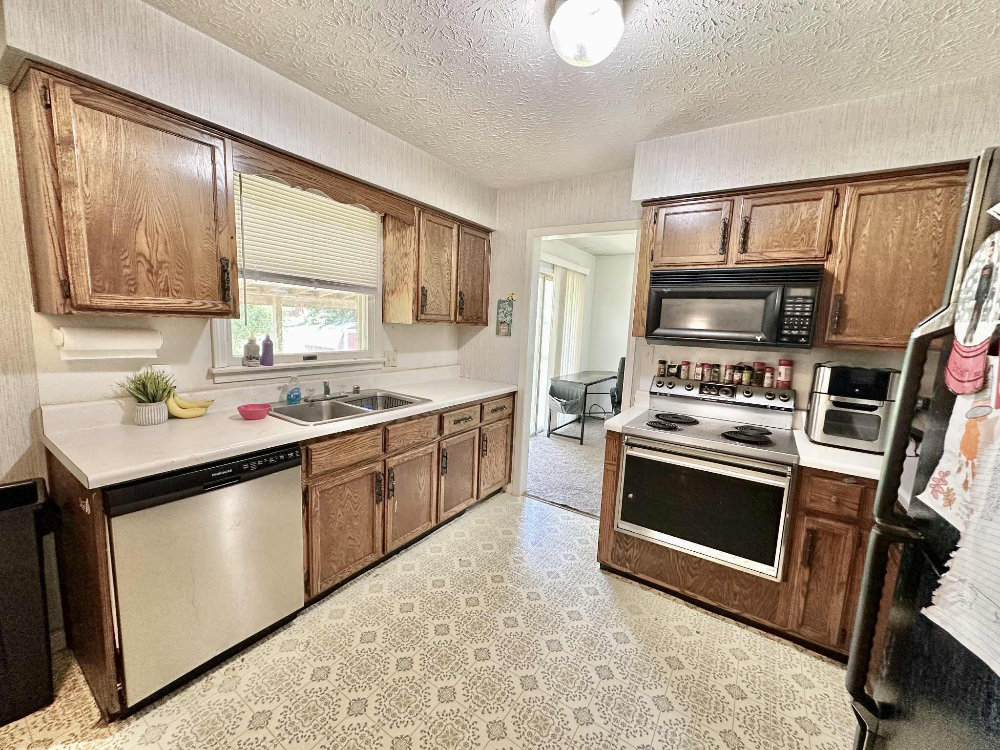 318 Colonial Avenue