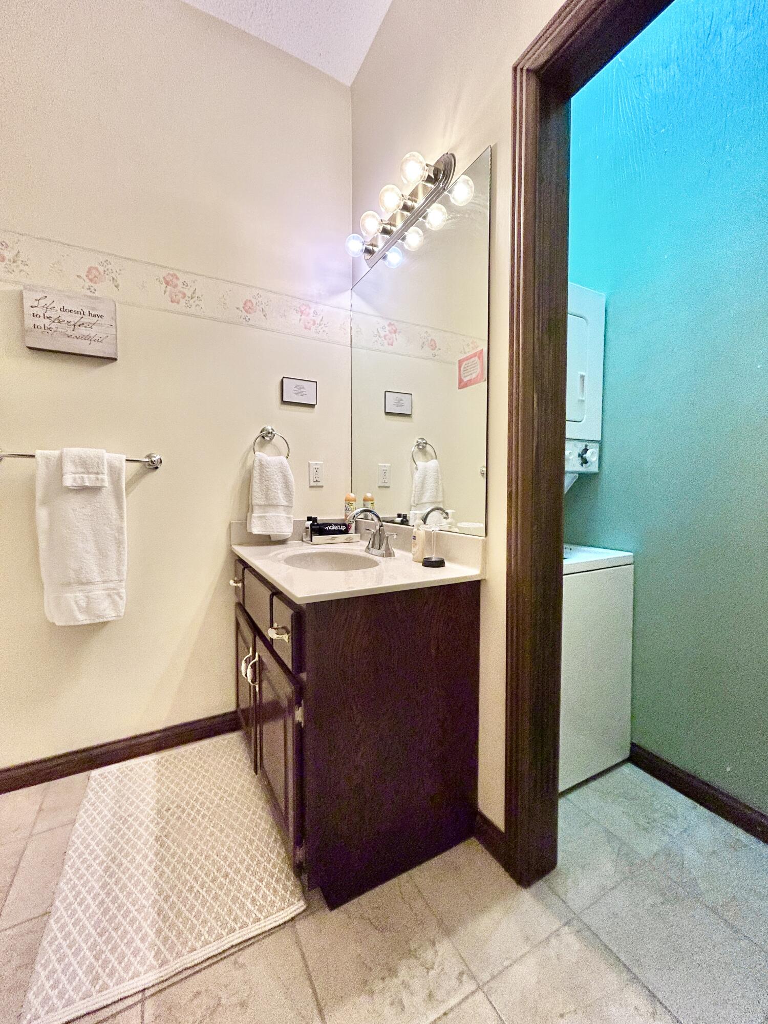 414 Lake Forest Drive