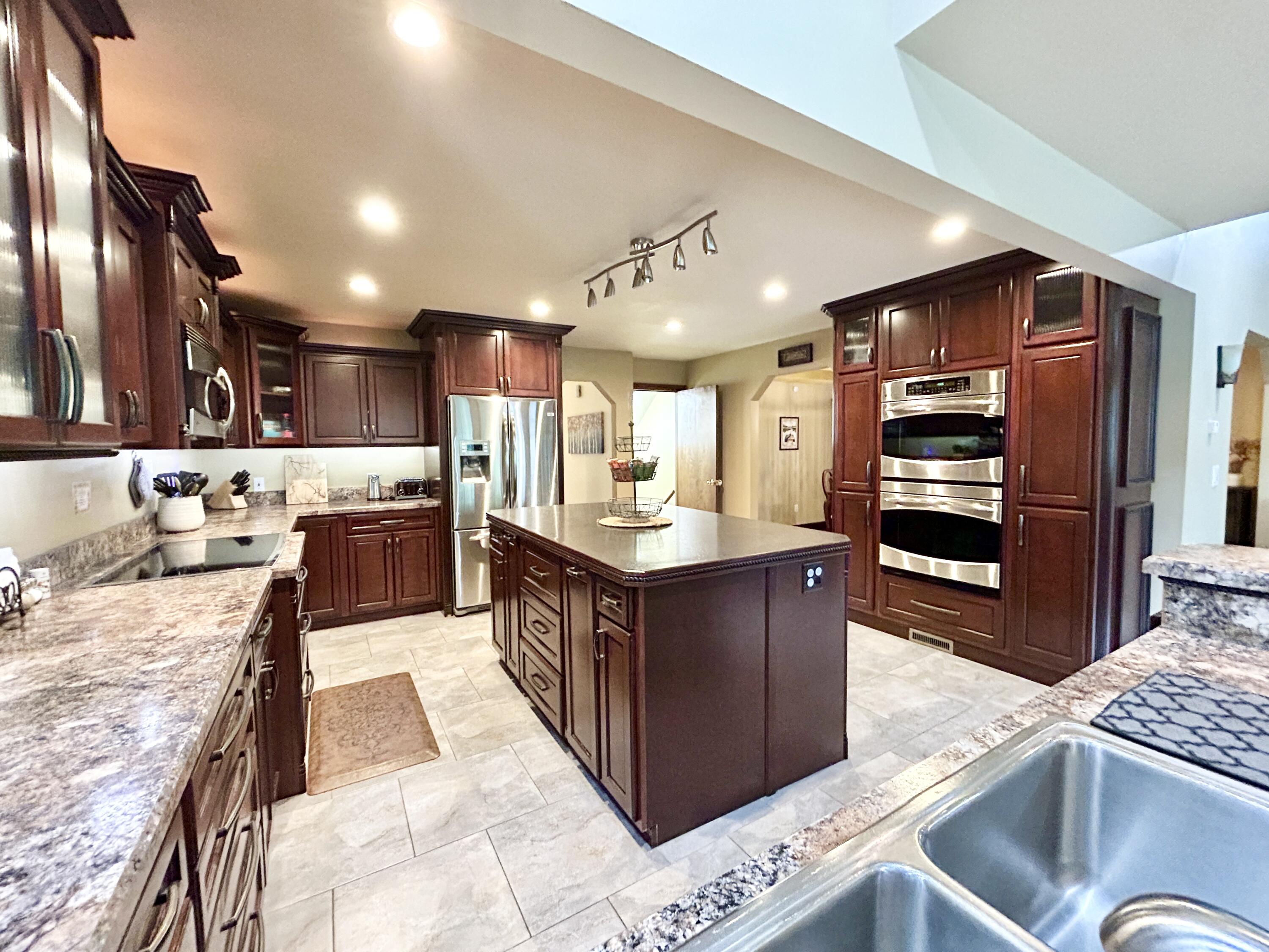 414 Lake Forest Drive