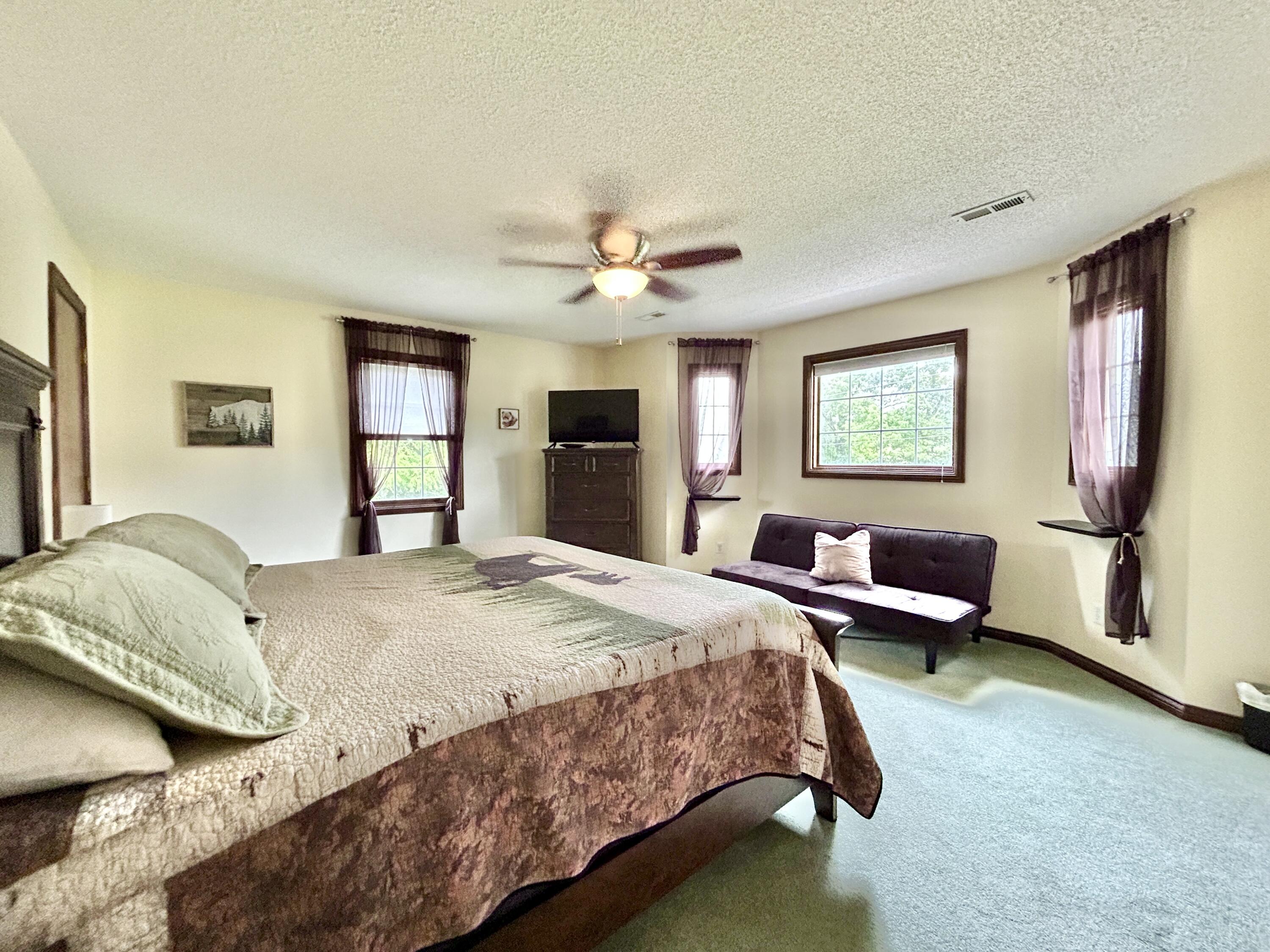 414 Lake Forest Drive