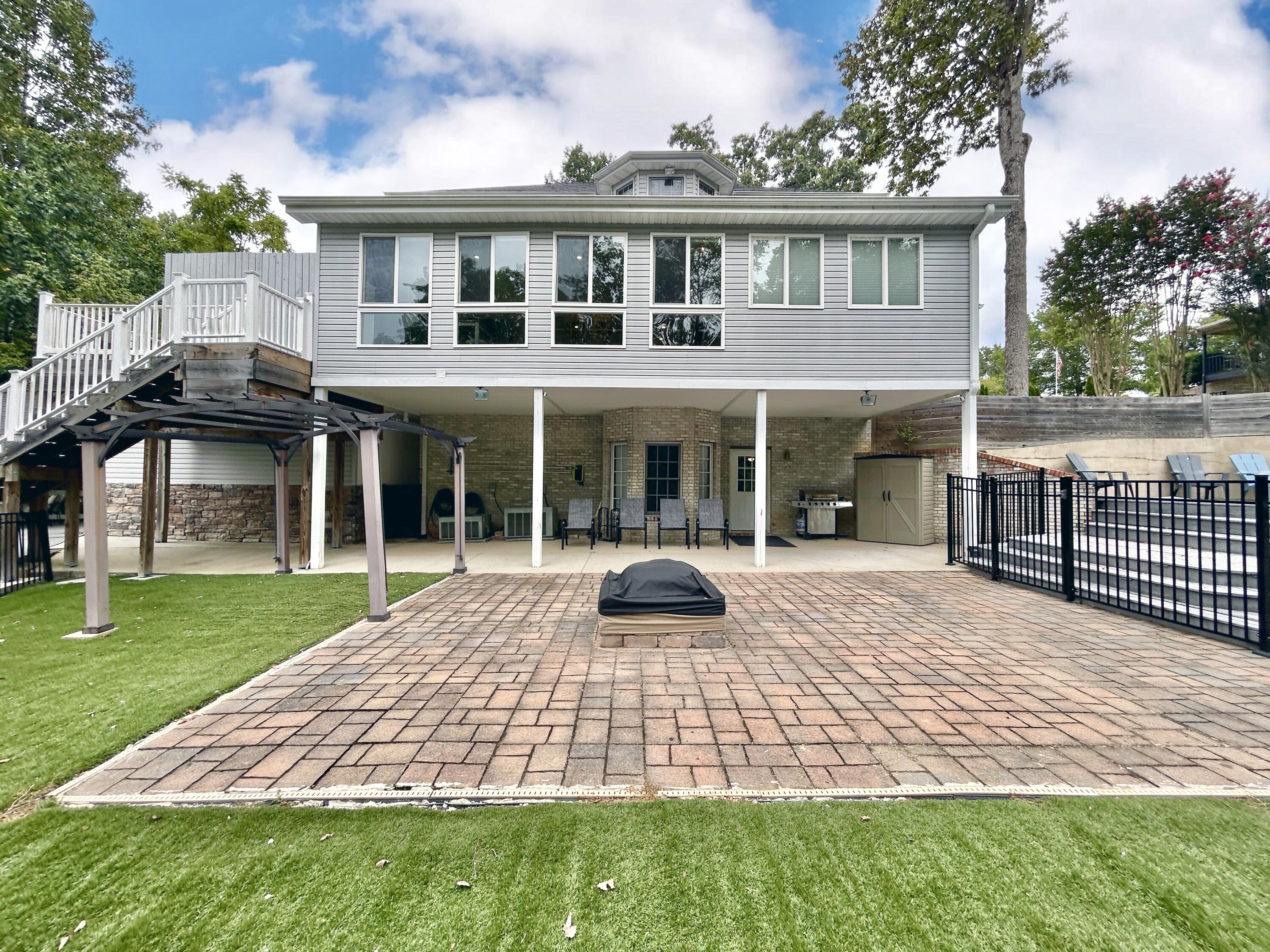 414 Lake Forest Drive