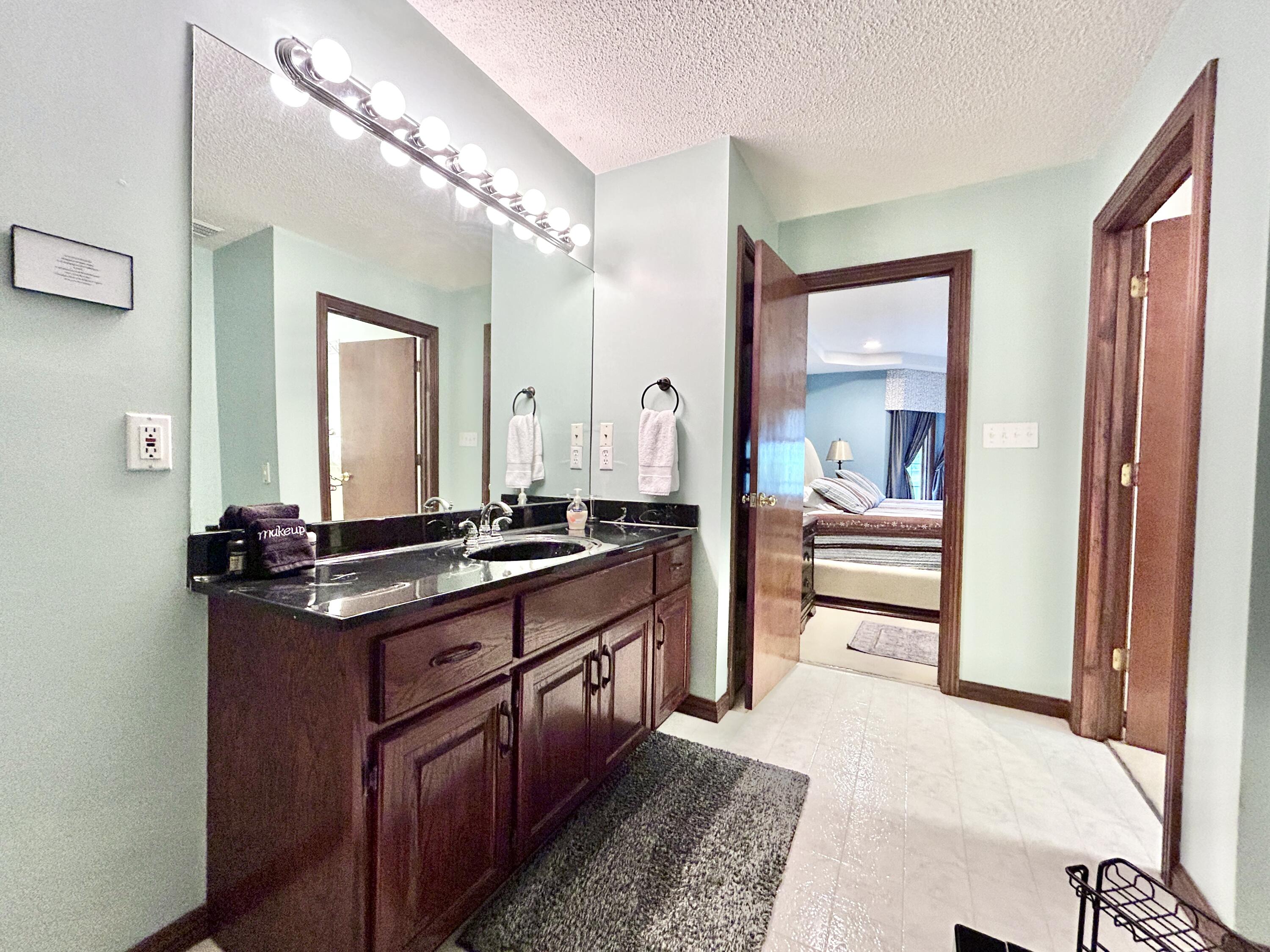 414 Lake Forest Drive