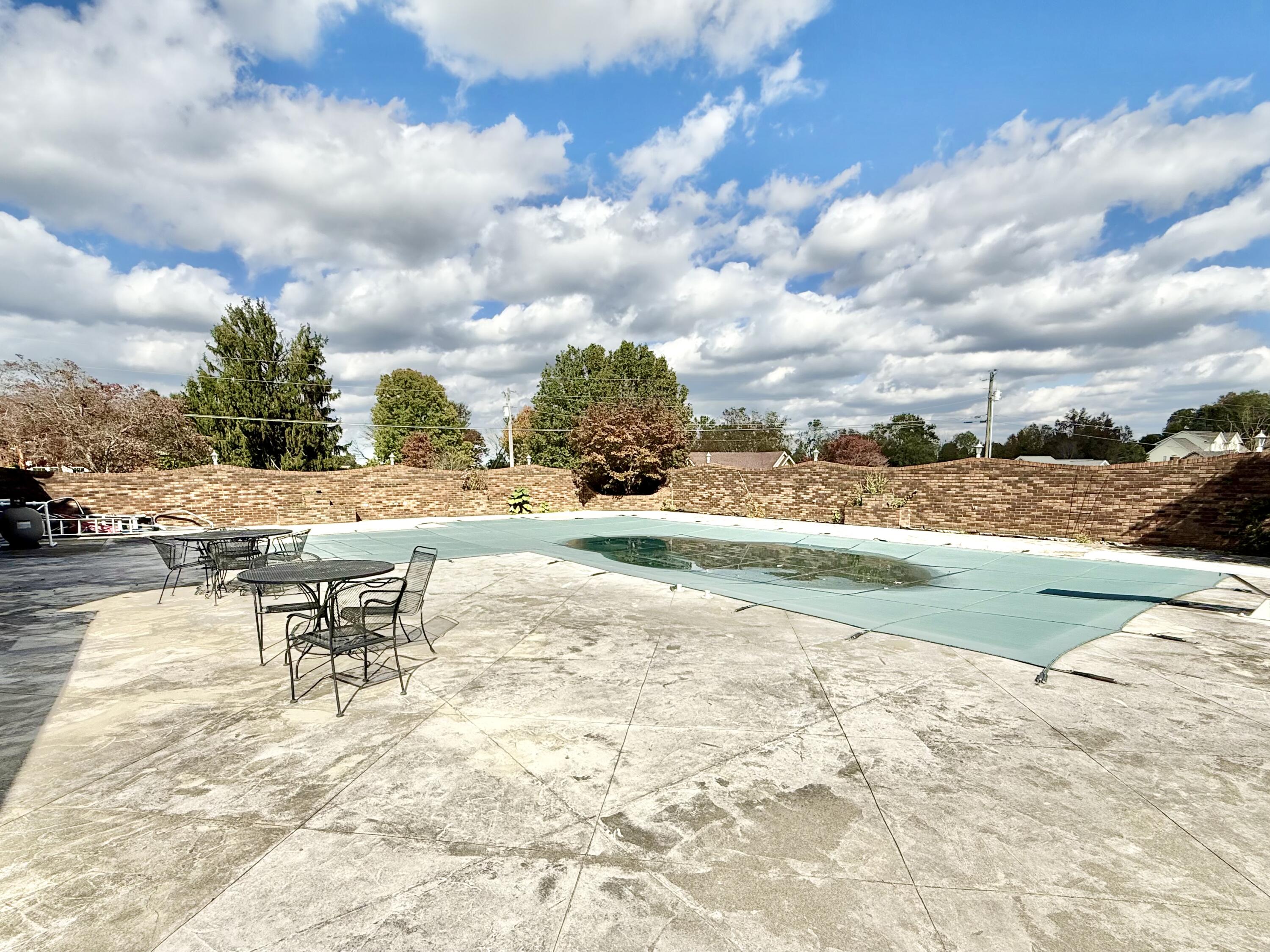 201 Oak Valley Drive