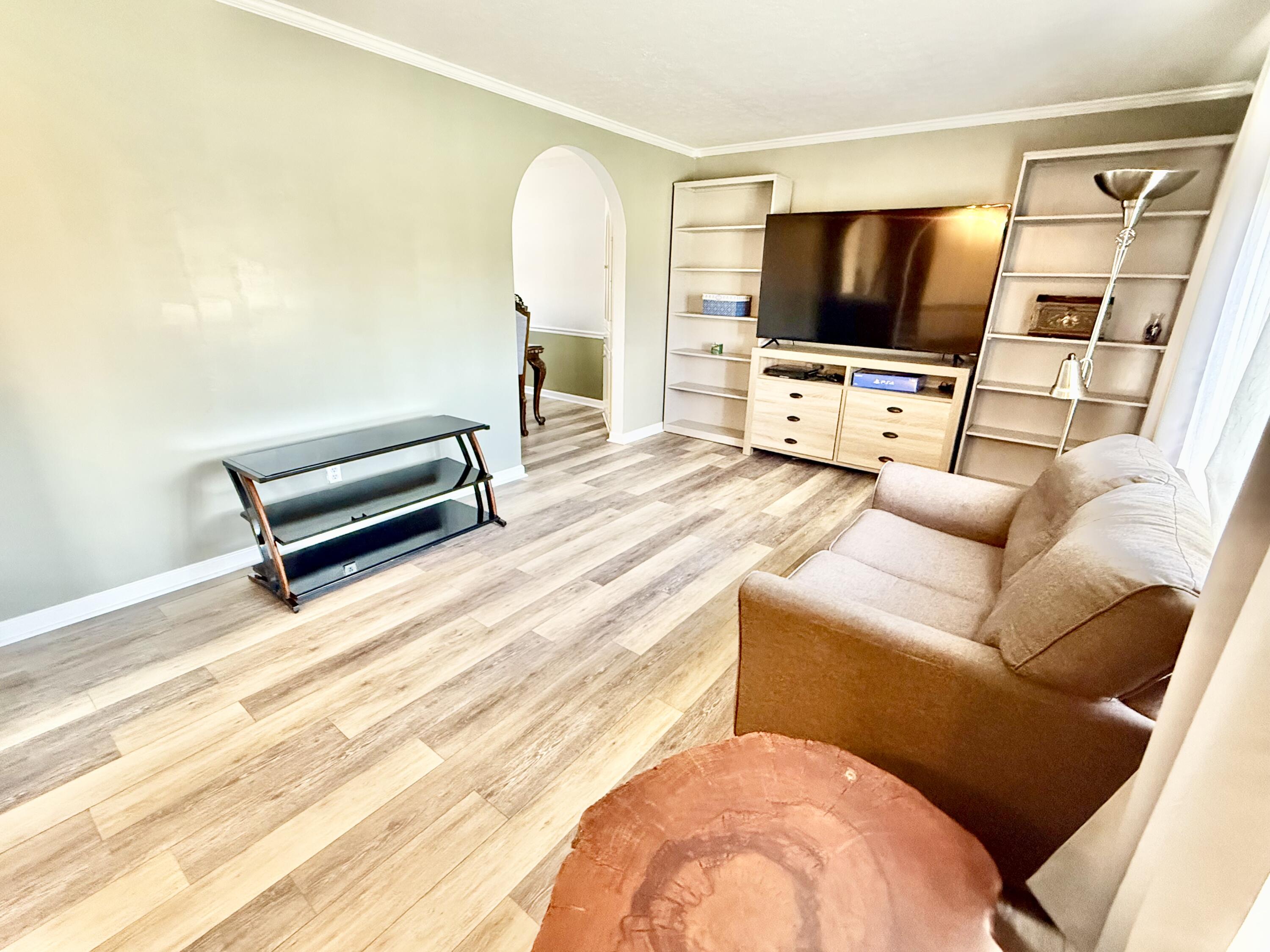 201 Oak Valley Drive
