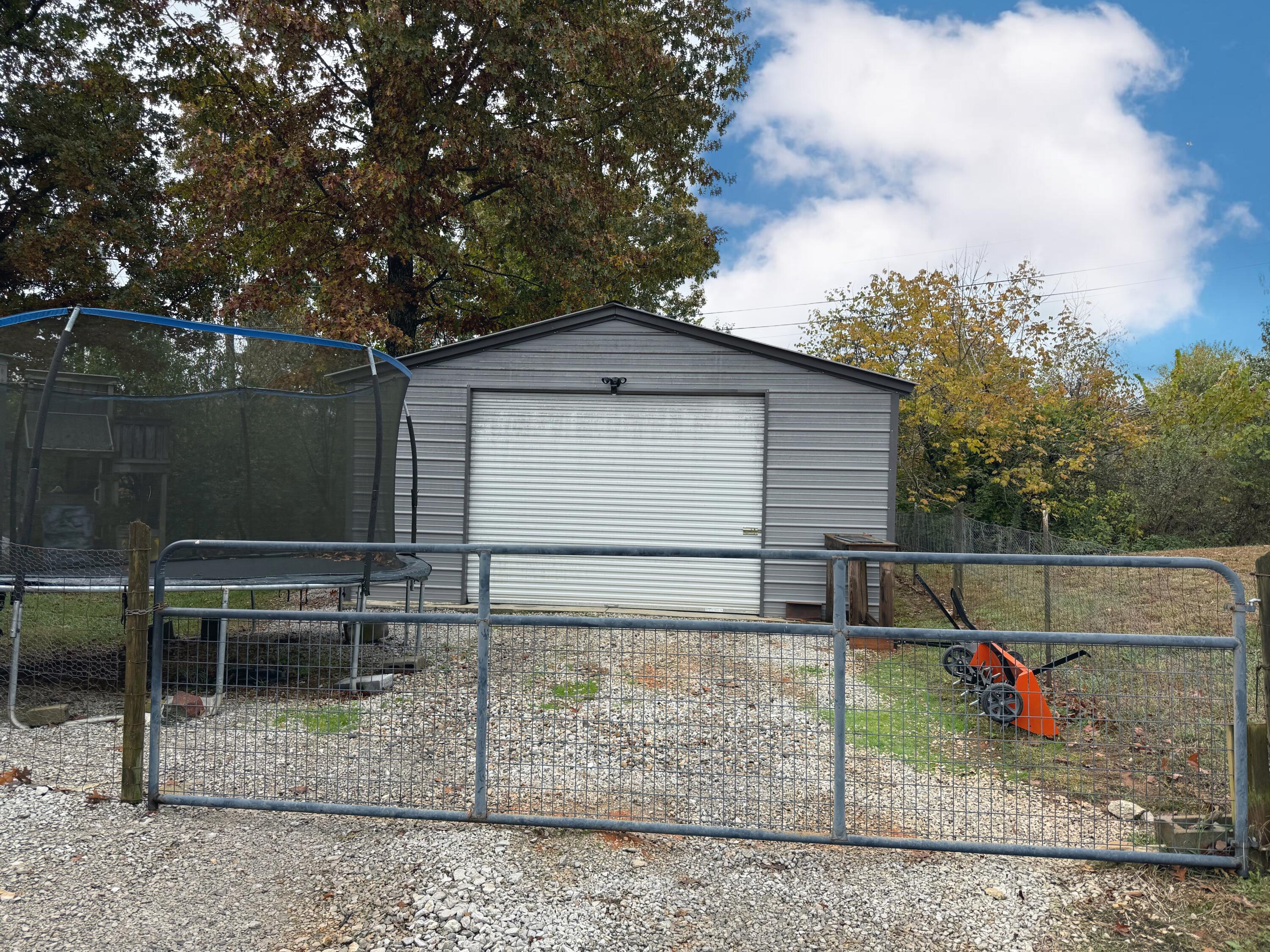 85 Falcon view Trail