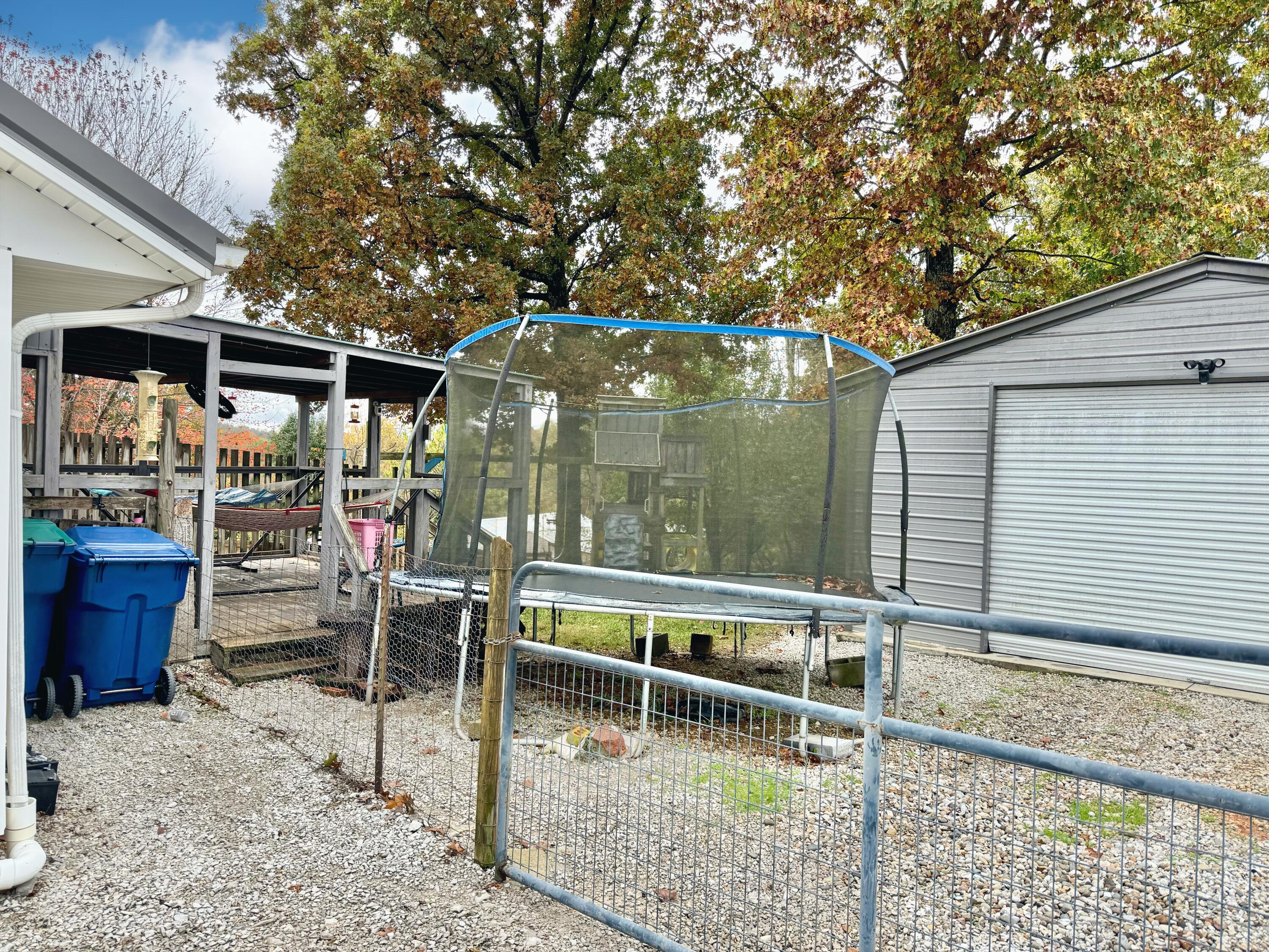 85 Falcon view Trail