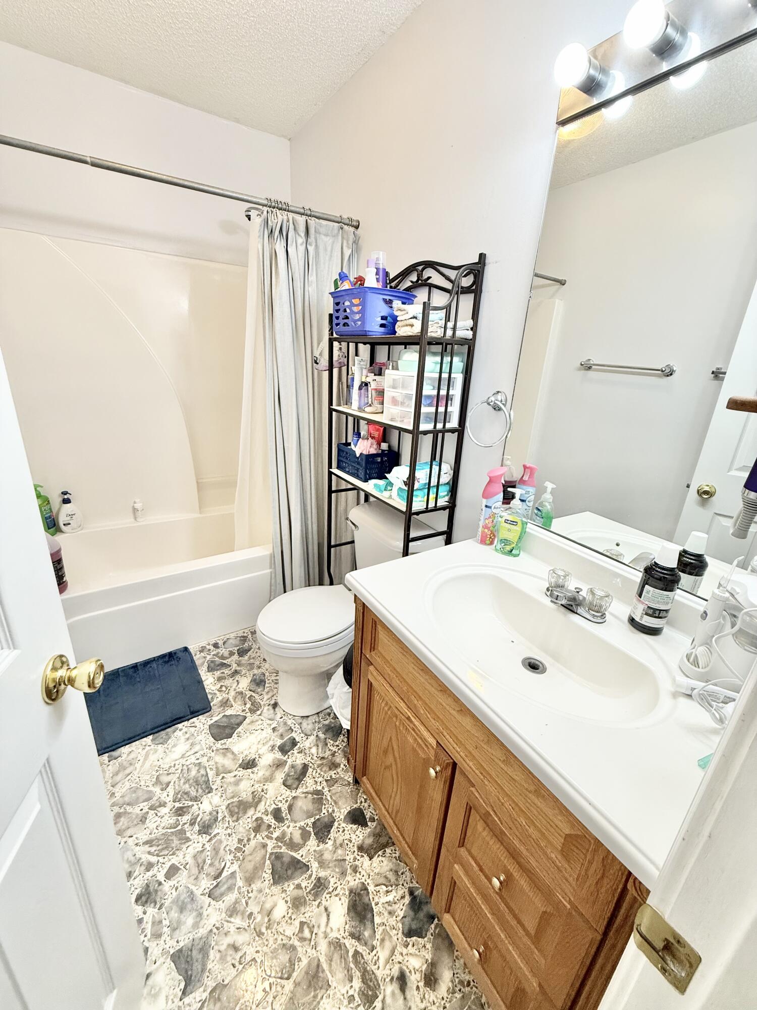 85 Falcon view Trail