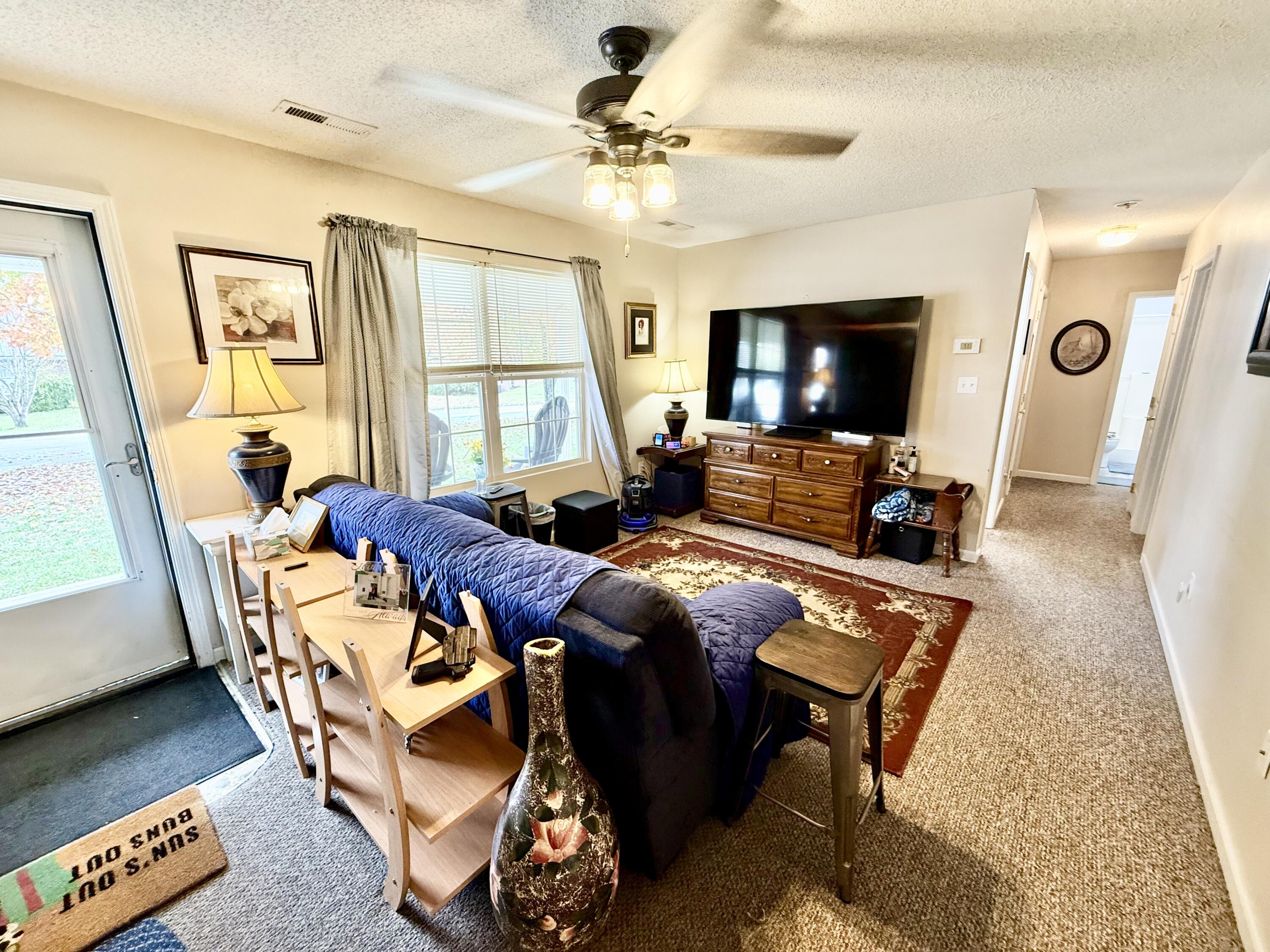 85 Falcon view Trail