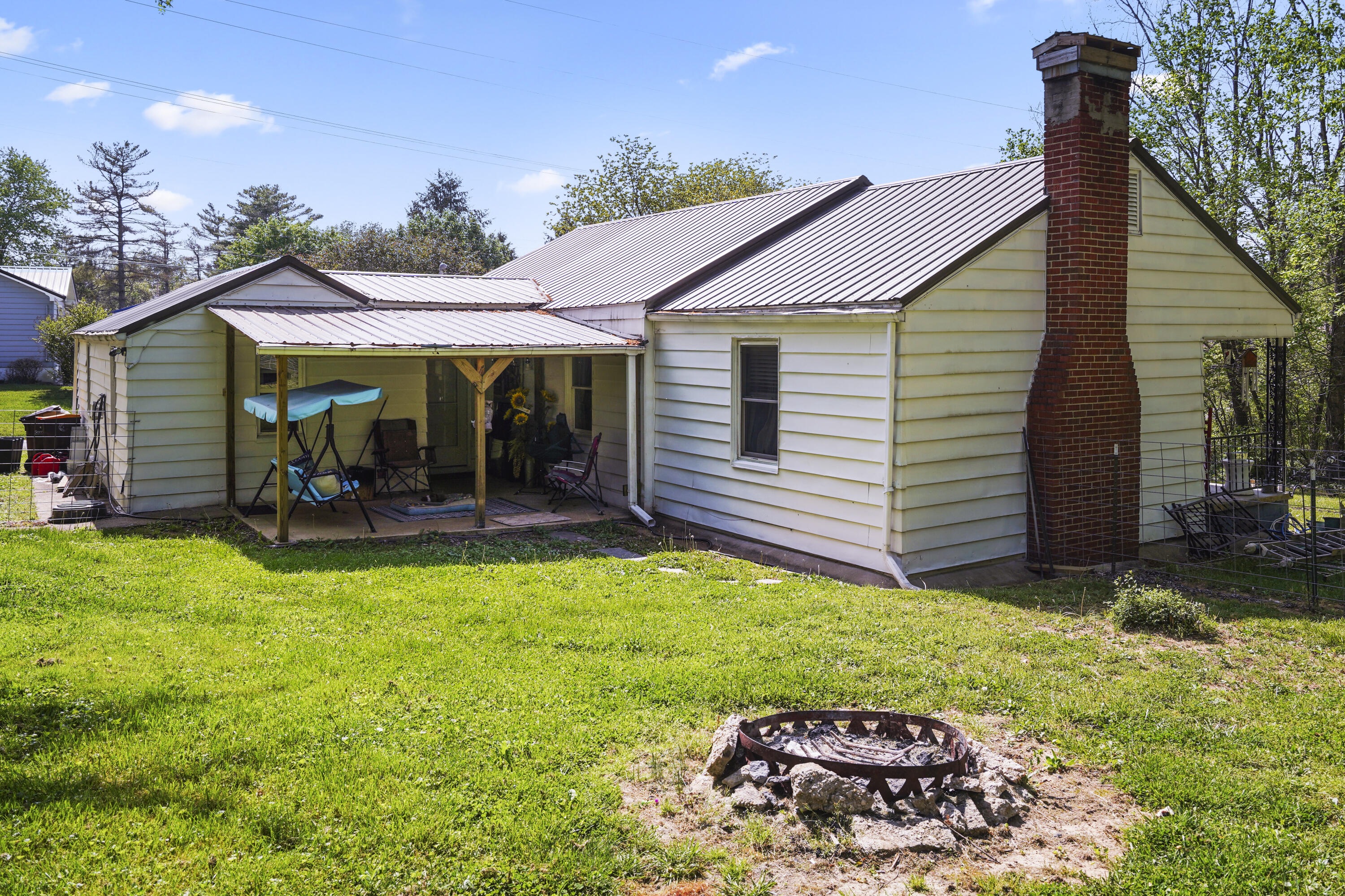 108 Ping Street