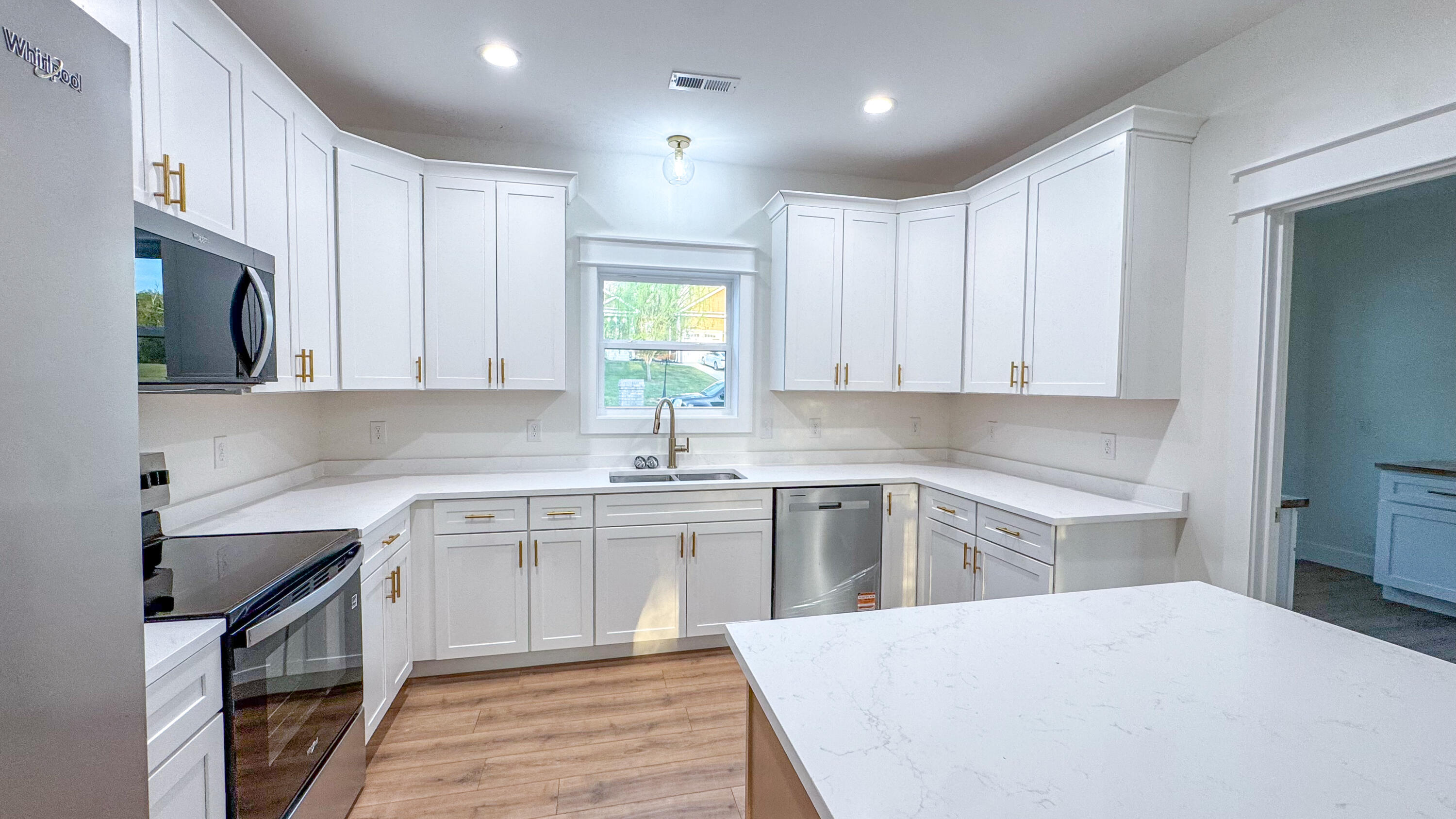 63 Iris Point