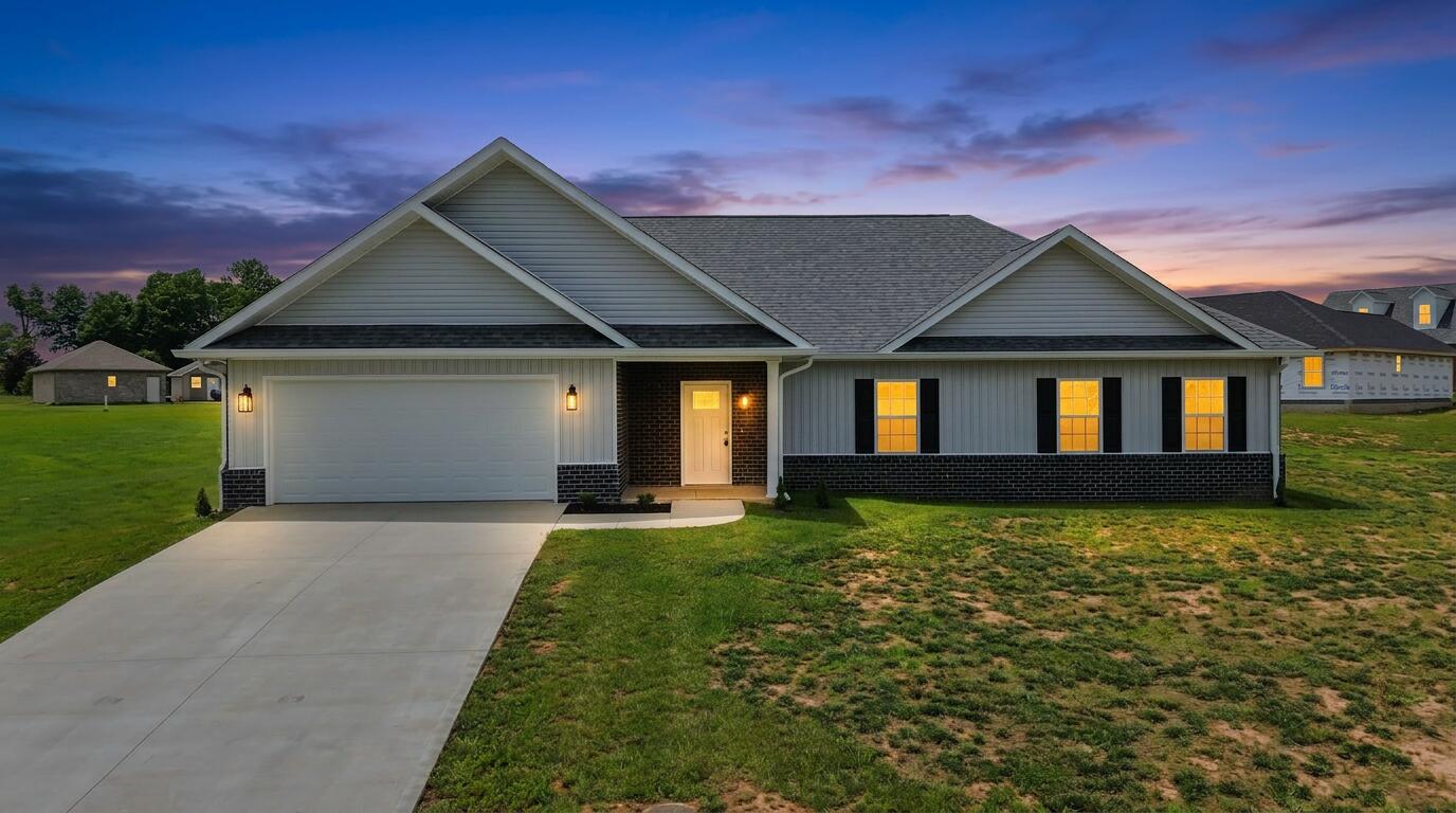 553 KNOLL Lane