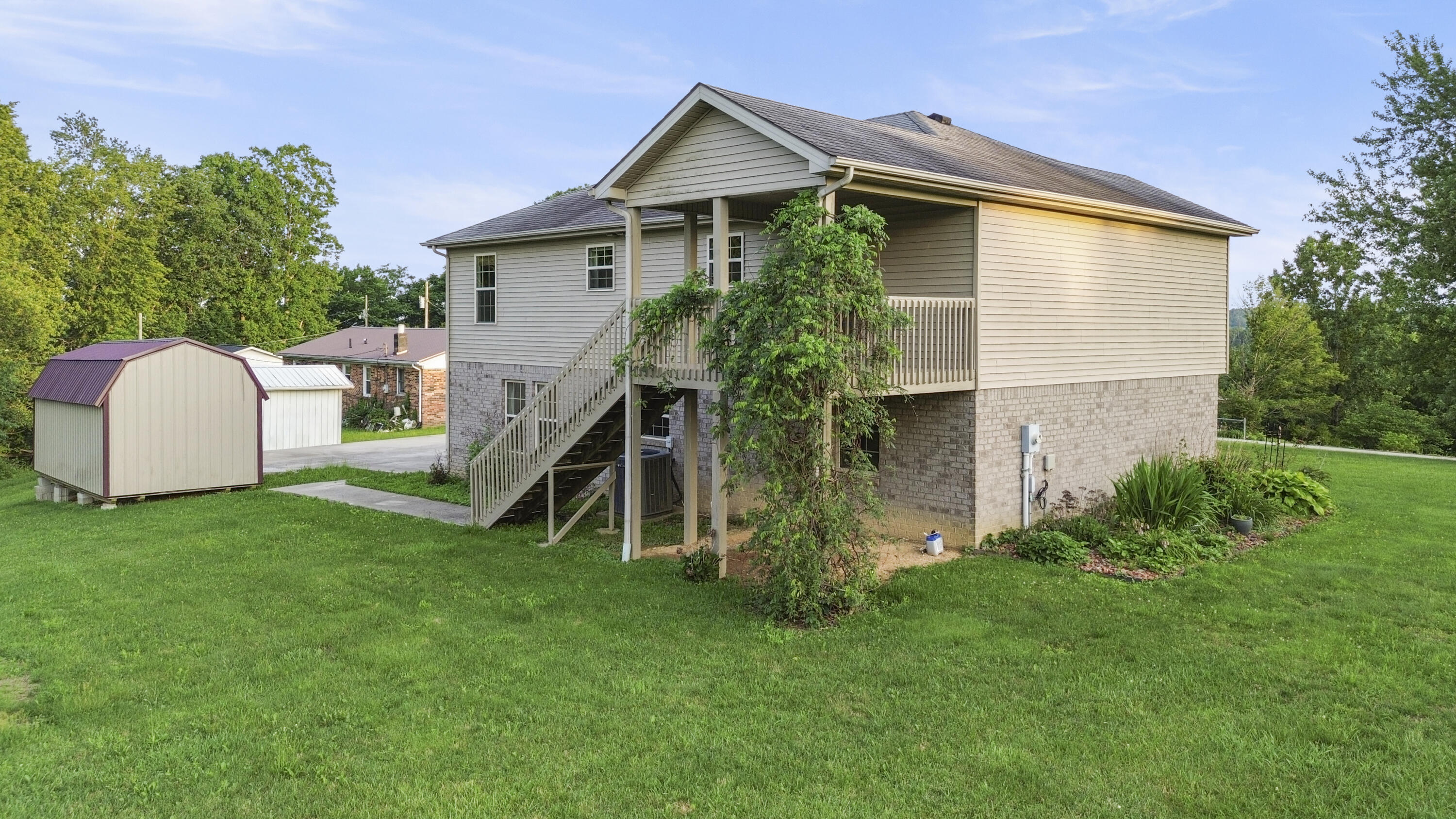 61 Halcomb East Road