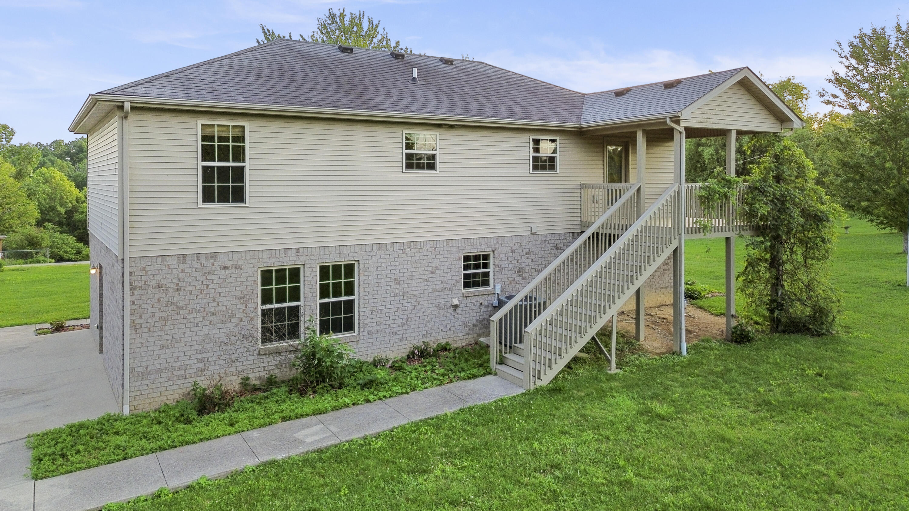 61 Halcomb East Road