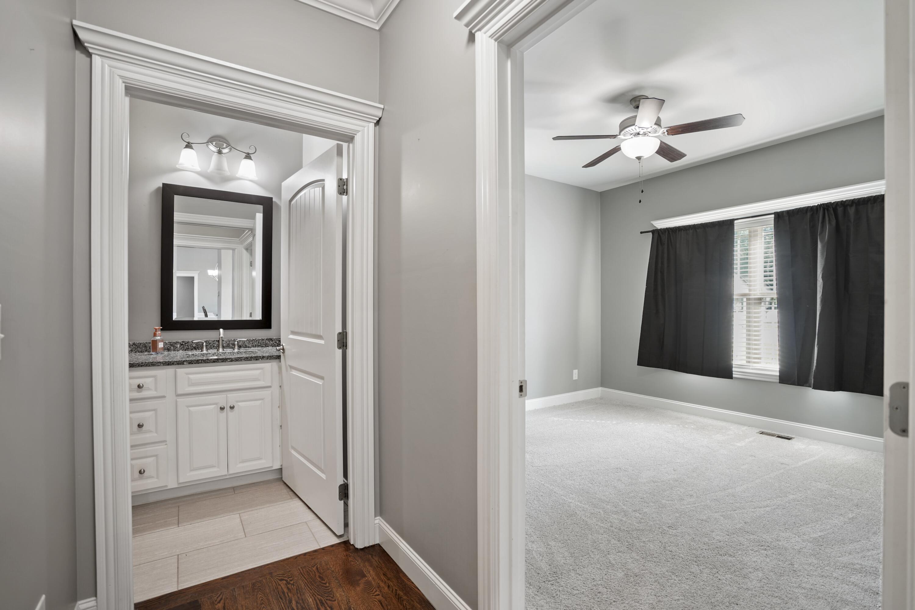 10 E Barrington Drive