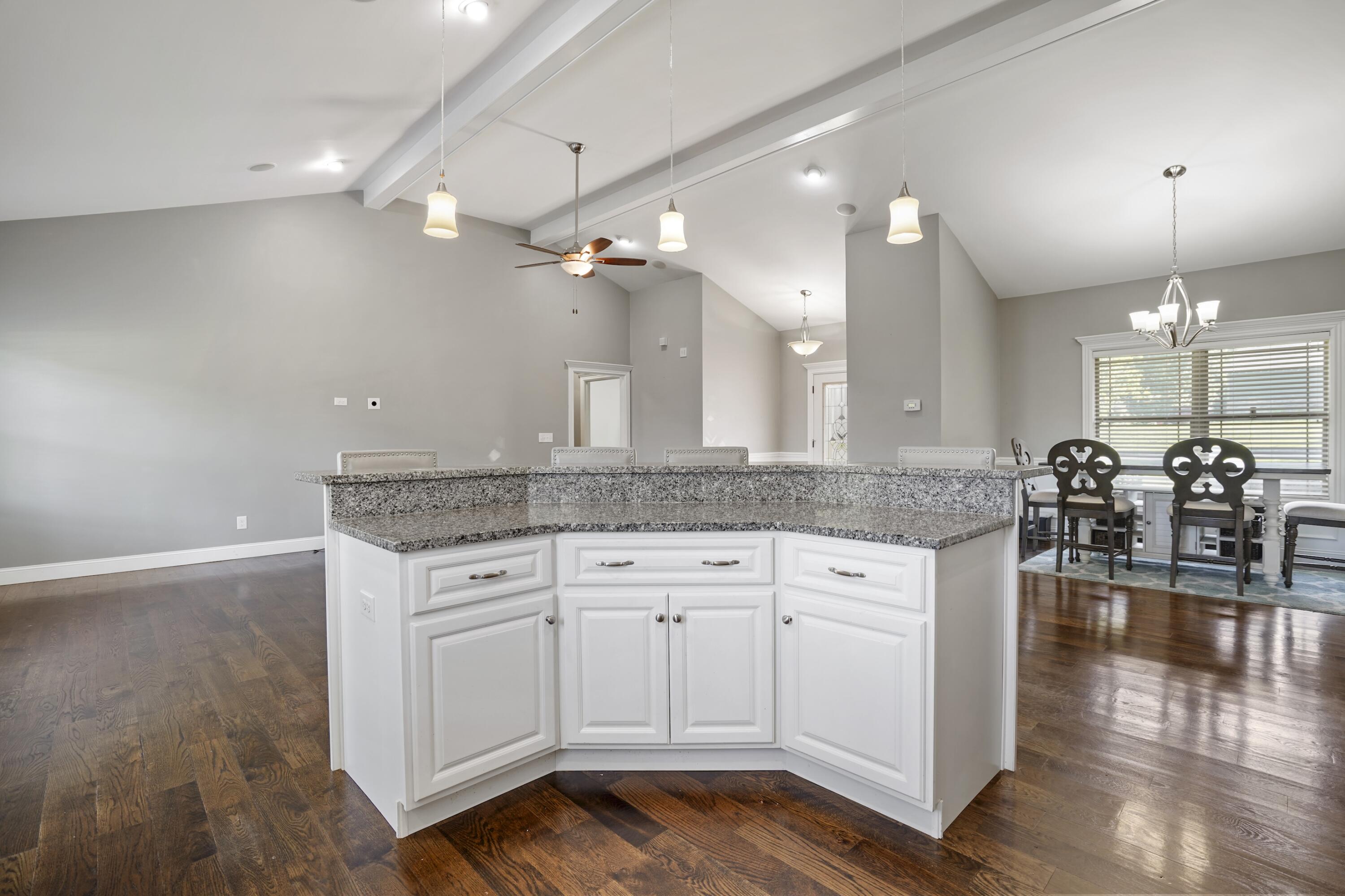 10 E Barrington Drive