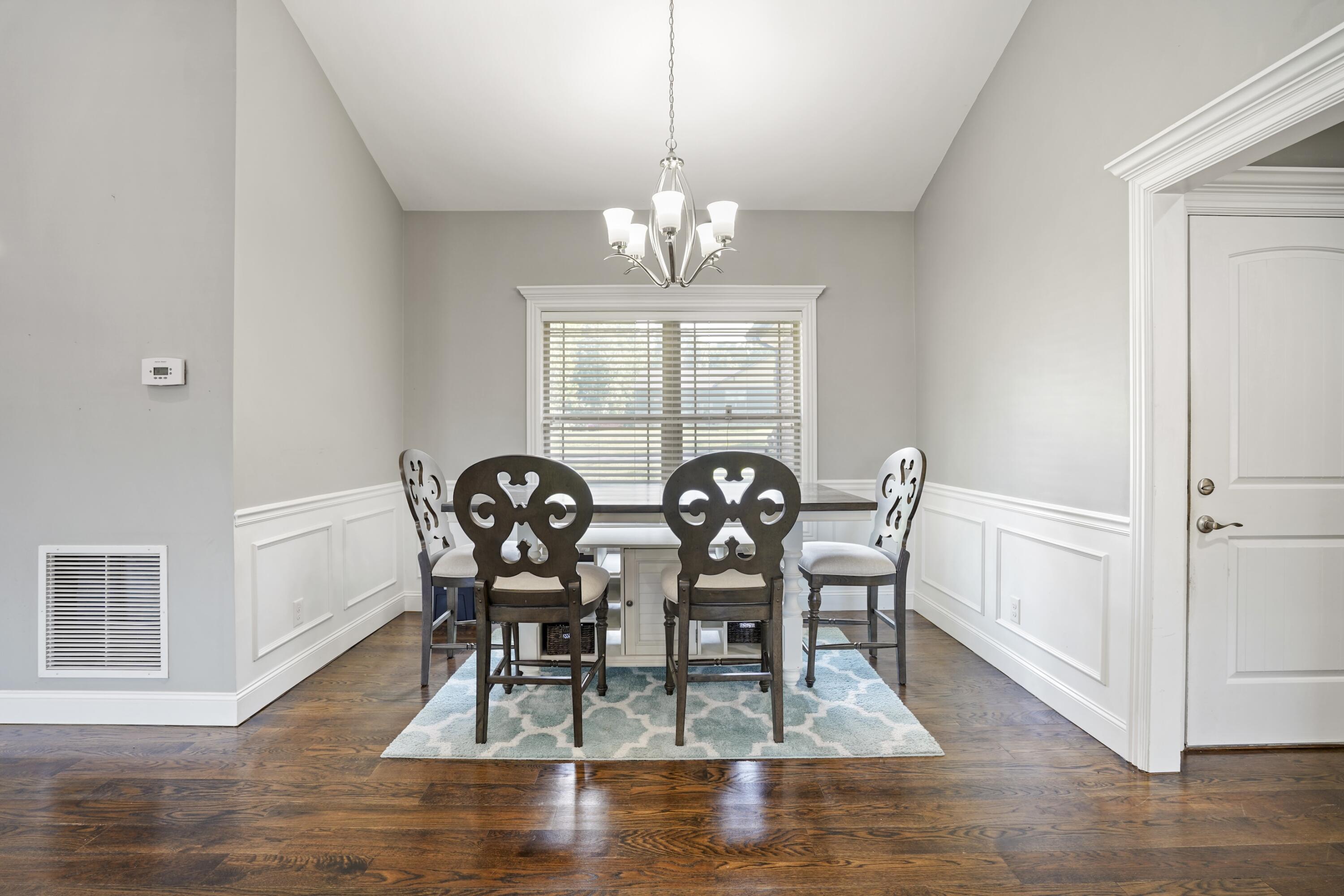 10 E Barrington Drive