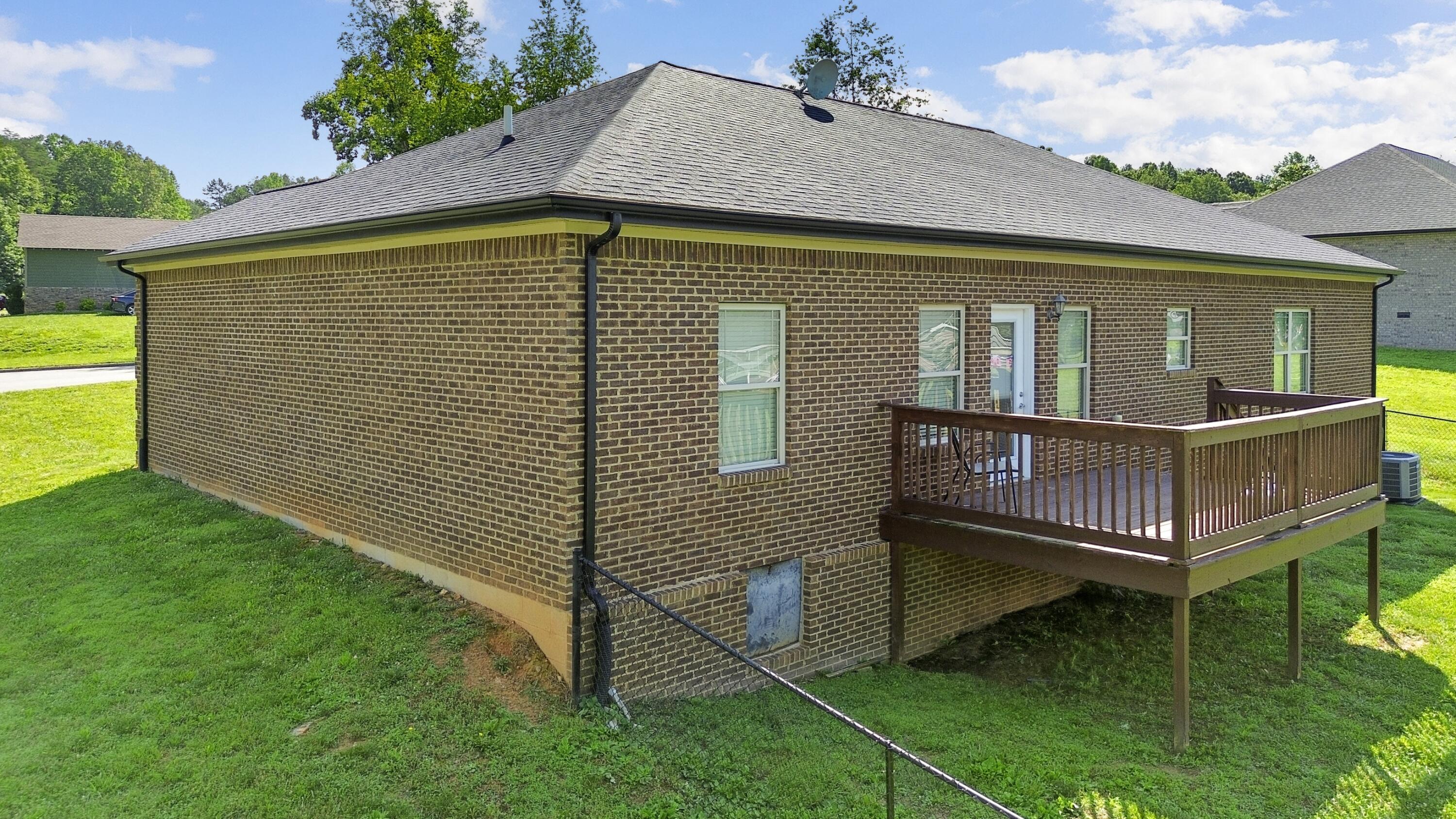 10 E Barrington Drive