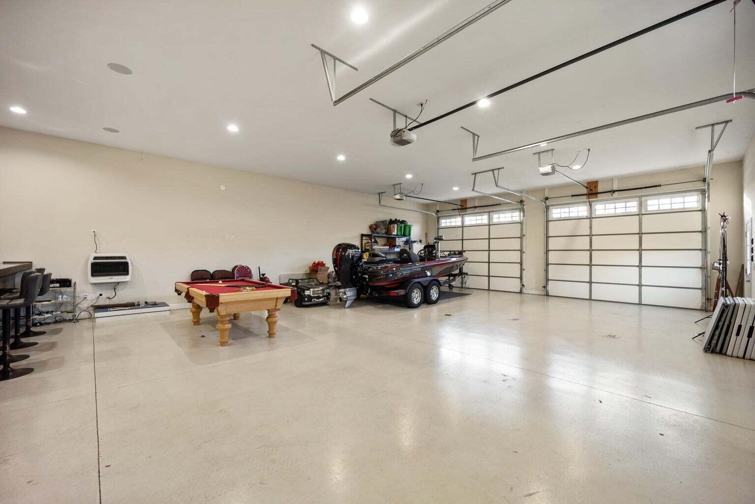10 E Barrington Drive