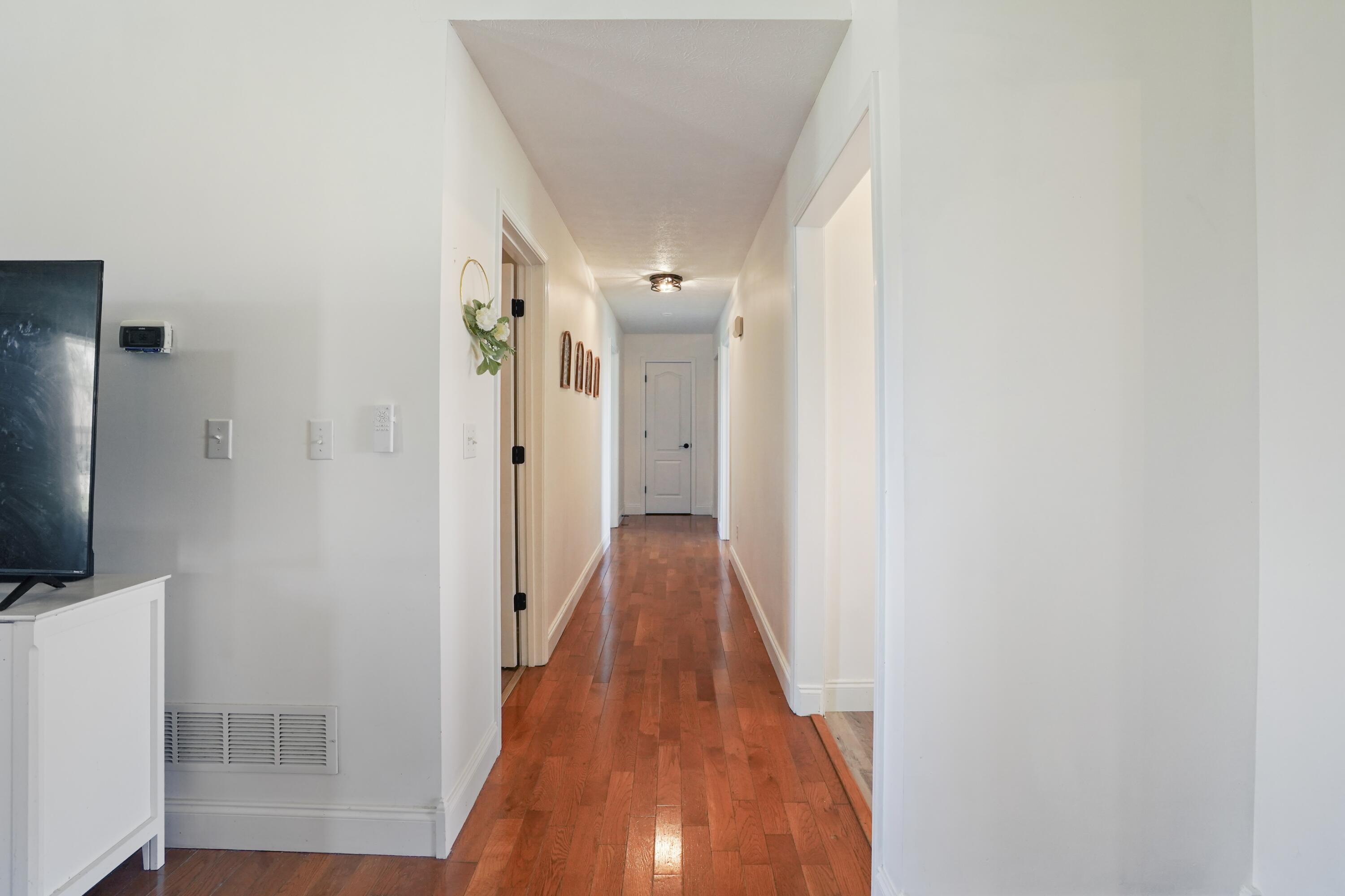 216 Surrey Way