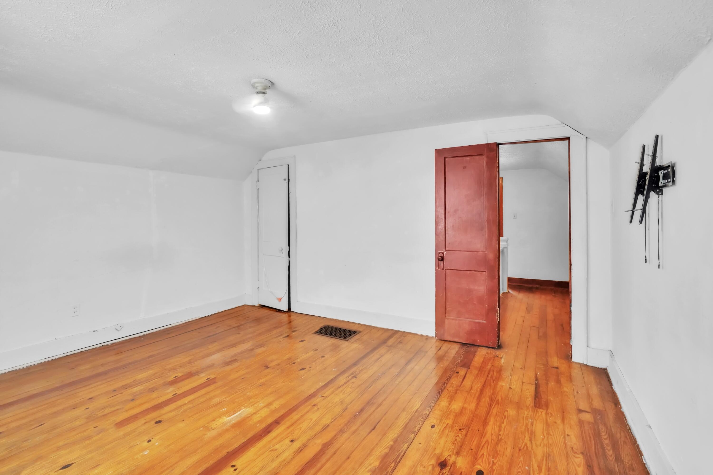 102 Harvey Avenue