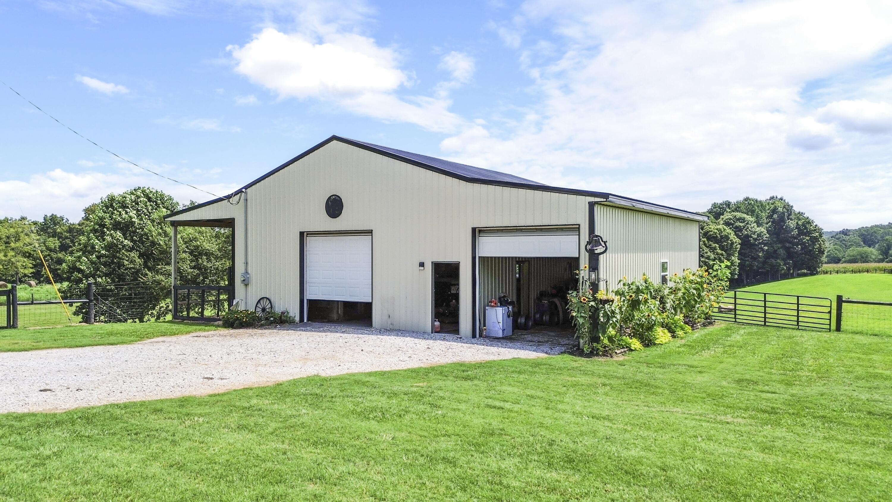 3686 Hwy 837