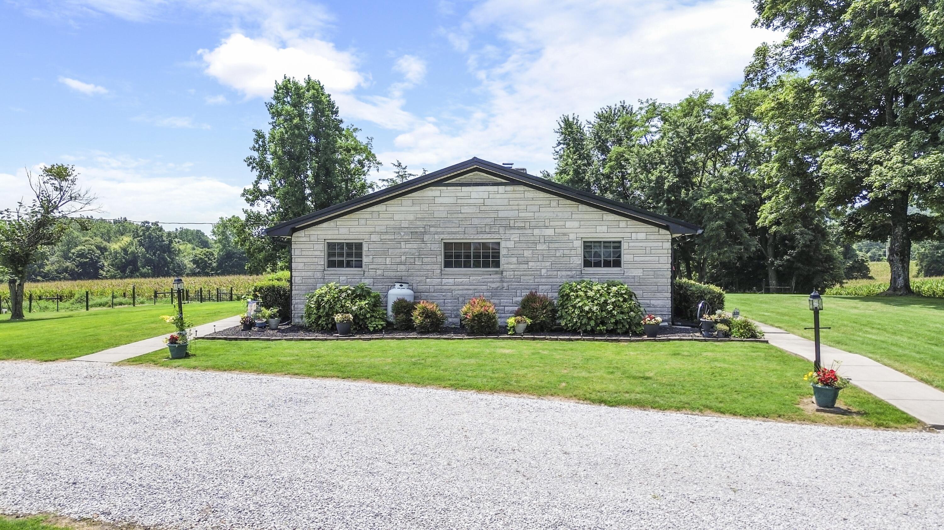 3686 Hwy 837