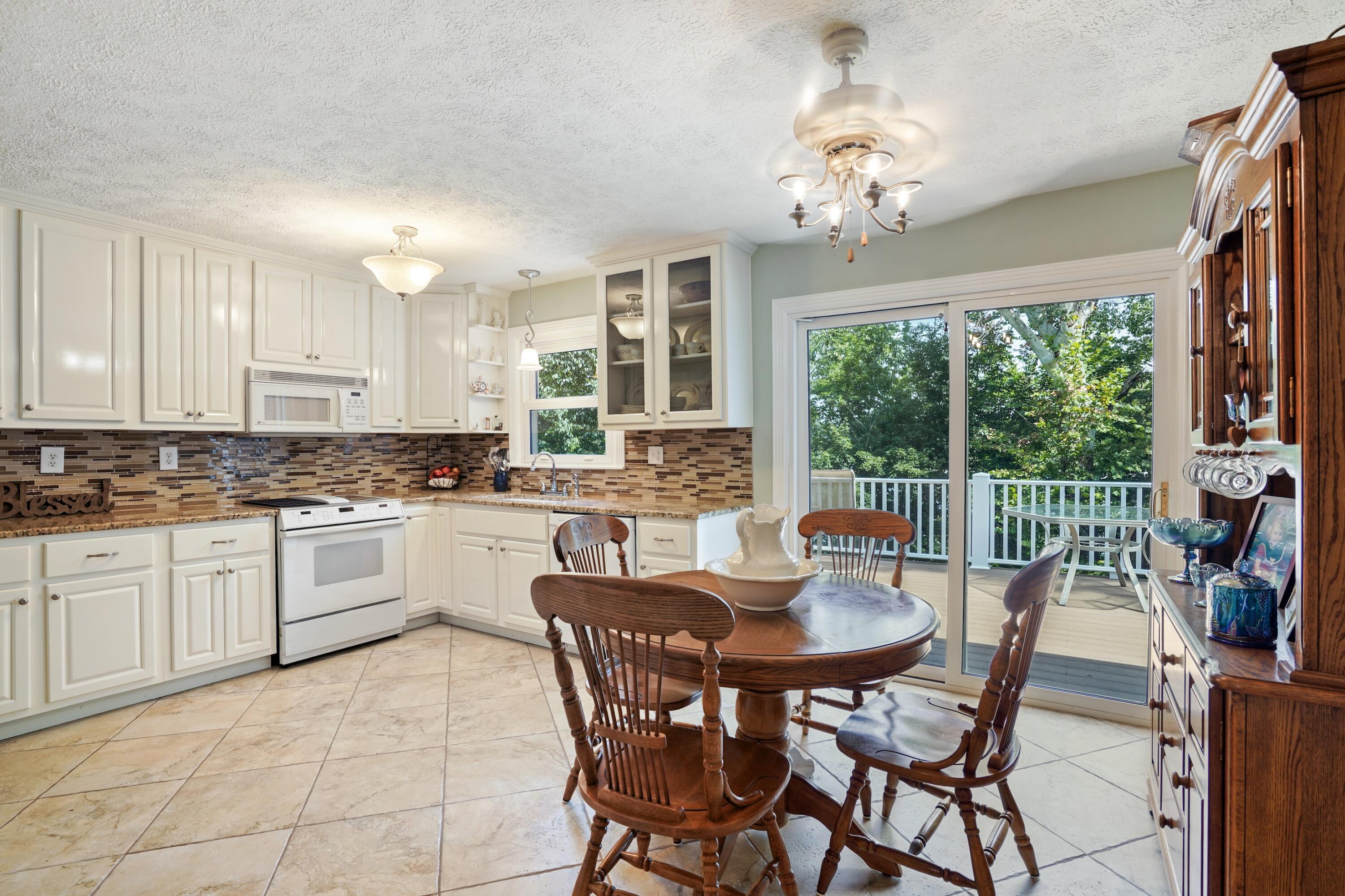 232 Twin Rivers Drive