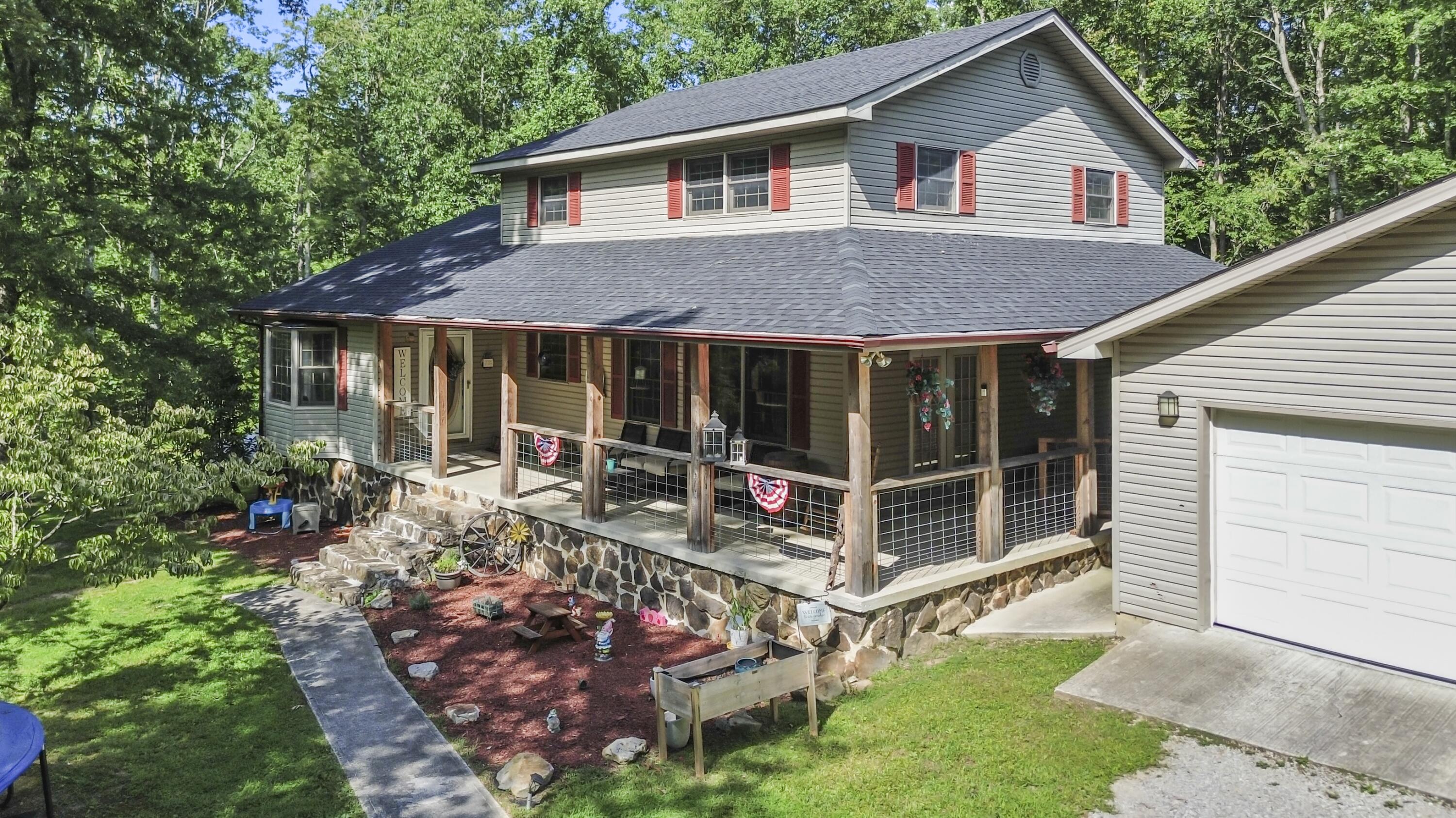 1100 N Highway 1651