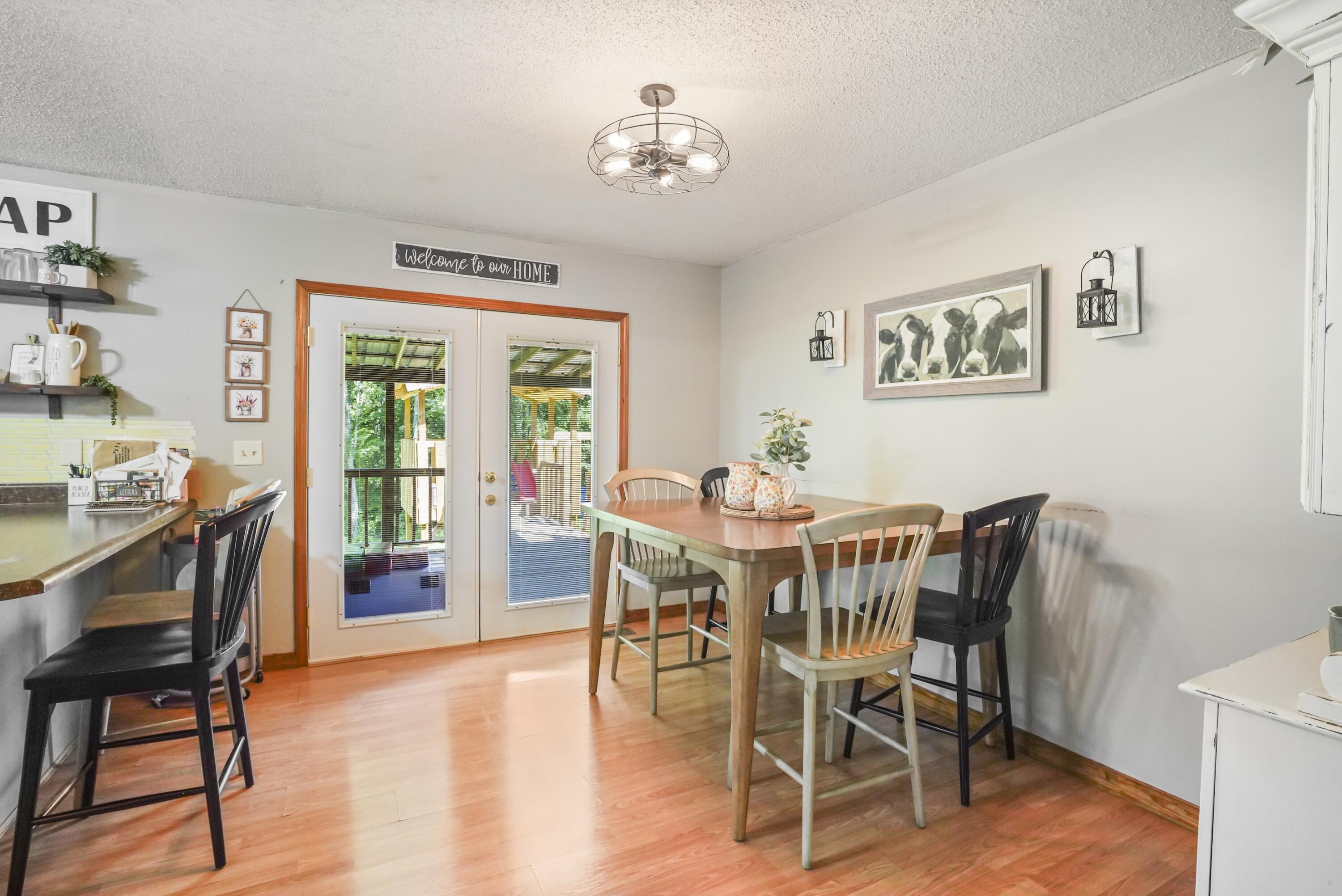 1100 N Highway 1651