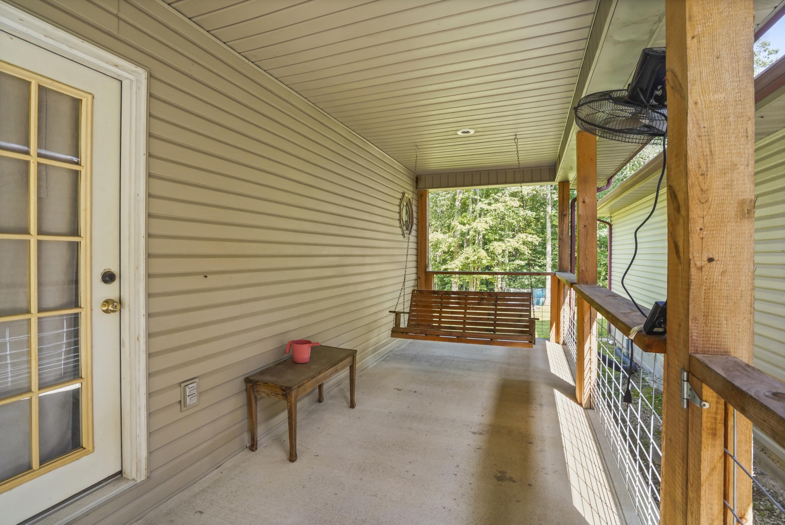 1100 N Highway 1651