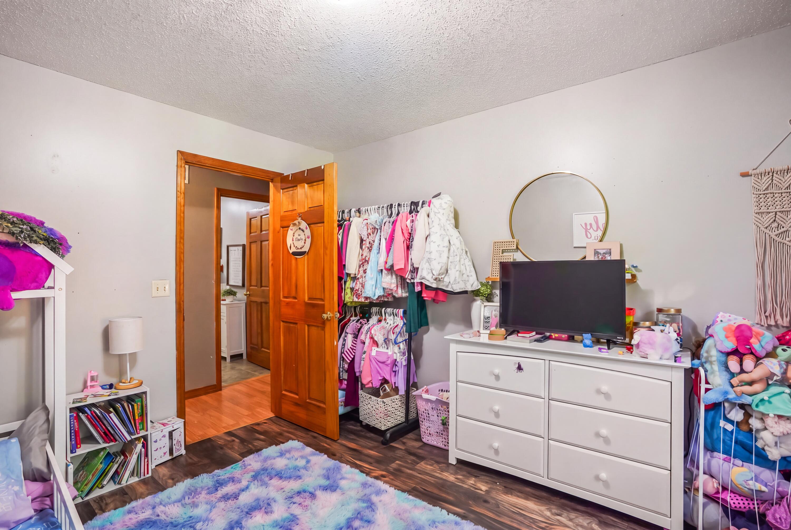 1100 N Highway 1651