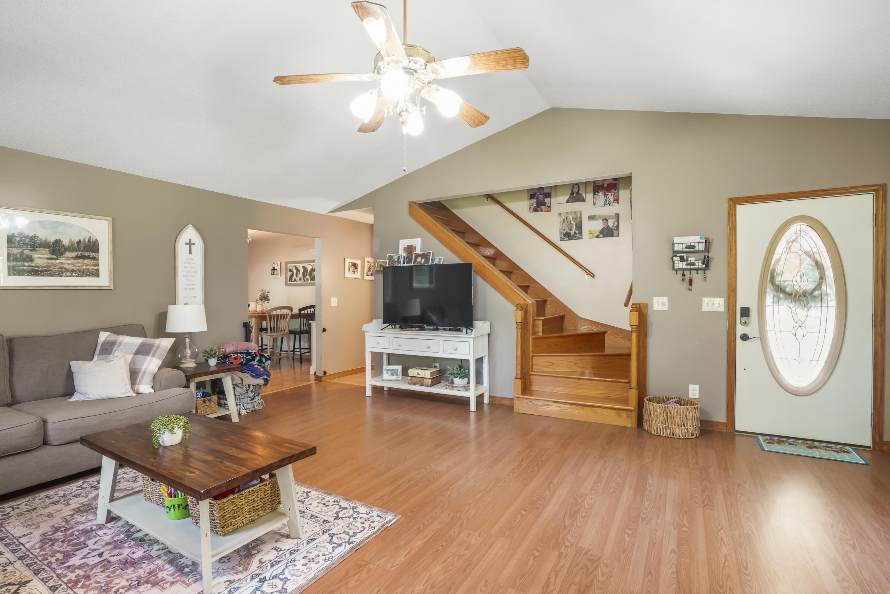 1100 N Highway 1651