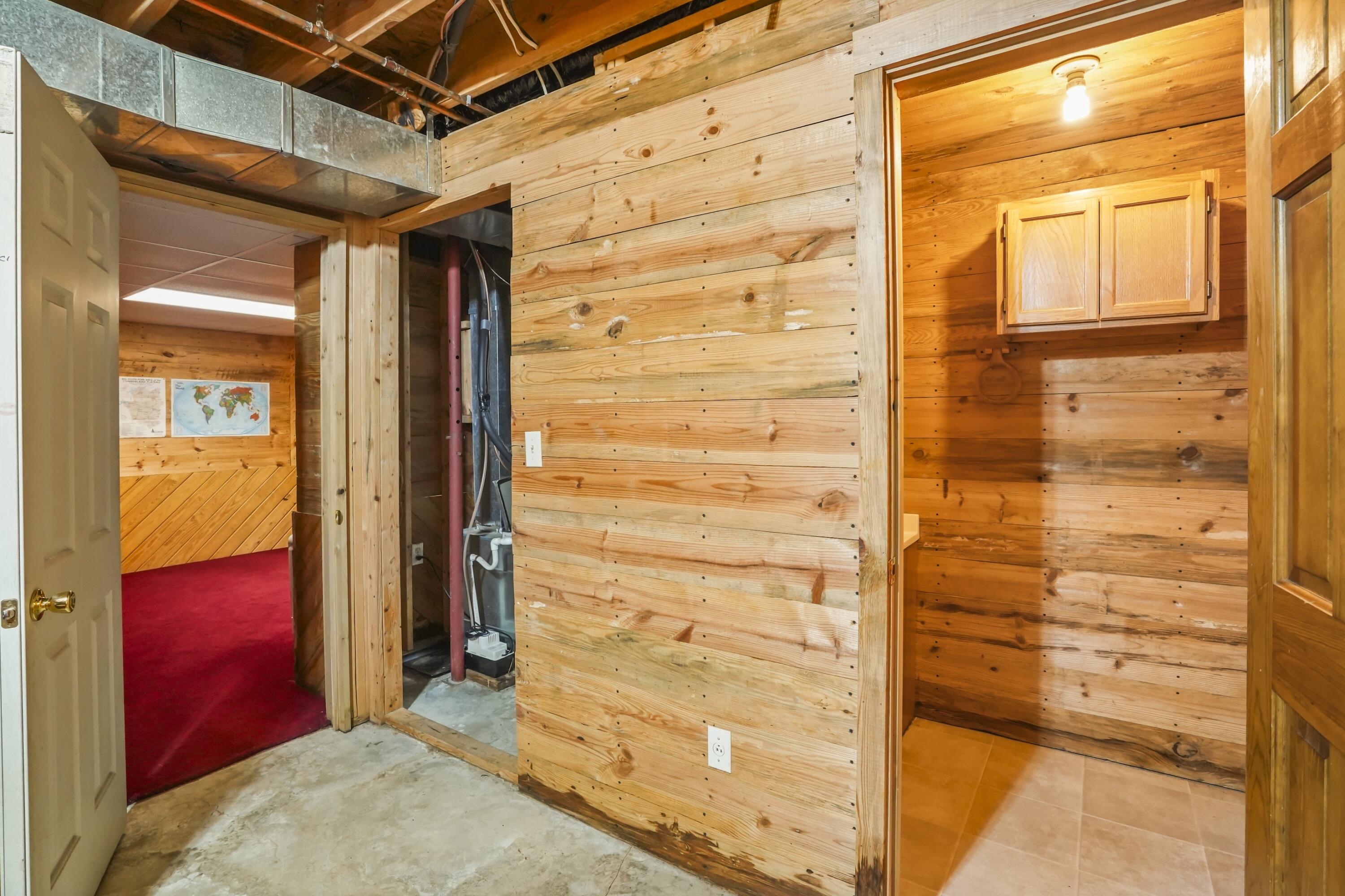 1100 N Highway 1651