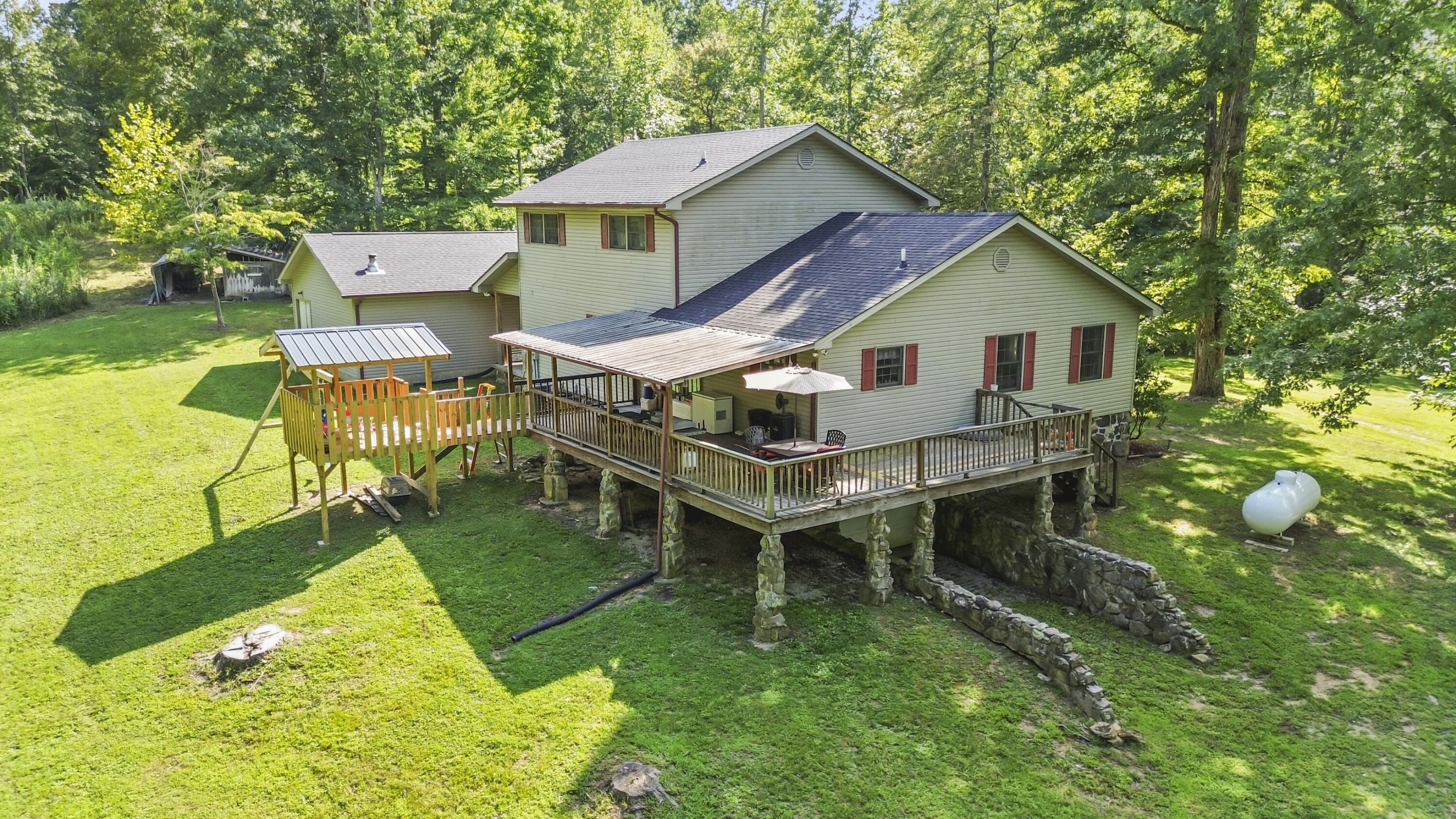 1100 N Highway 1651