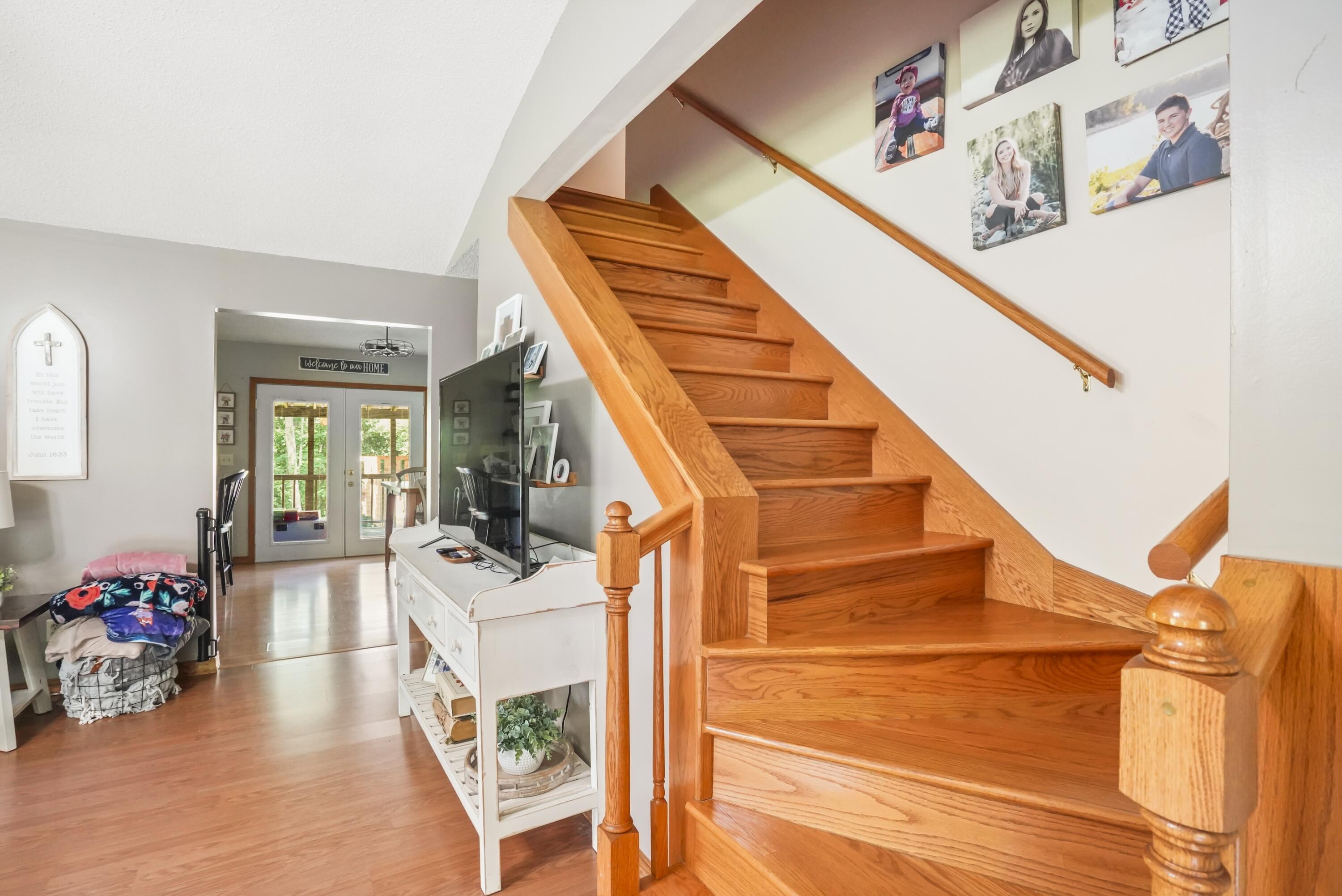 1100 N Highway 1651