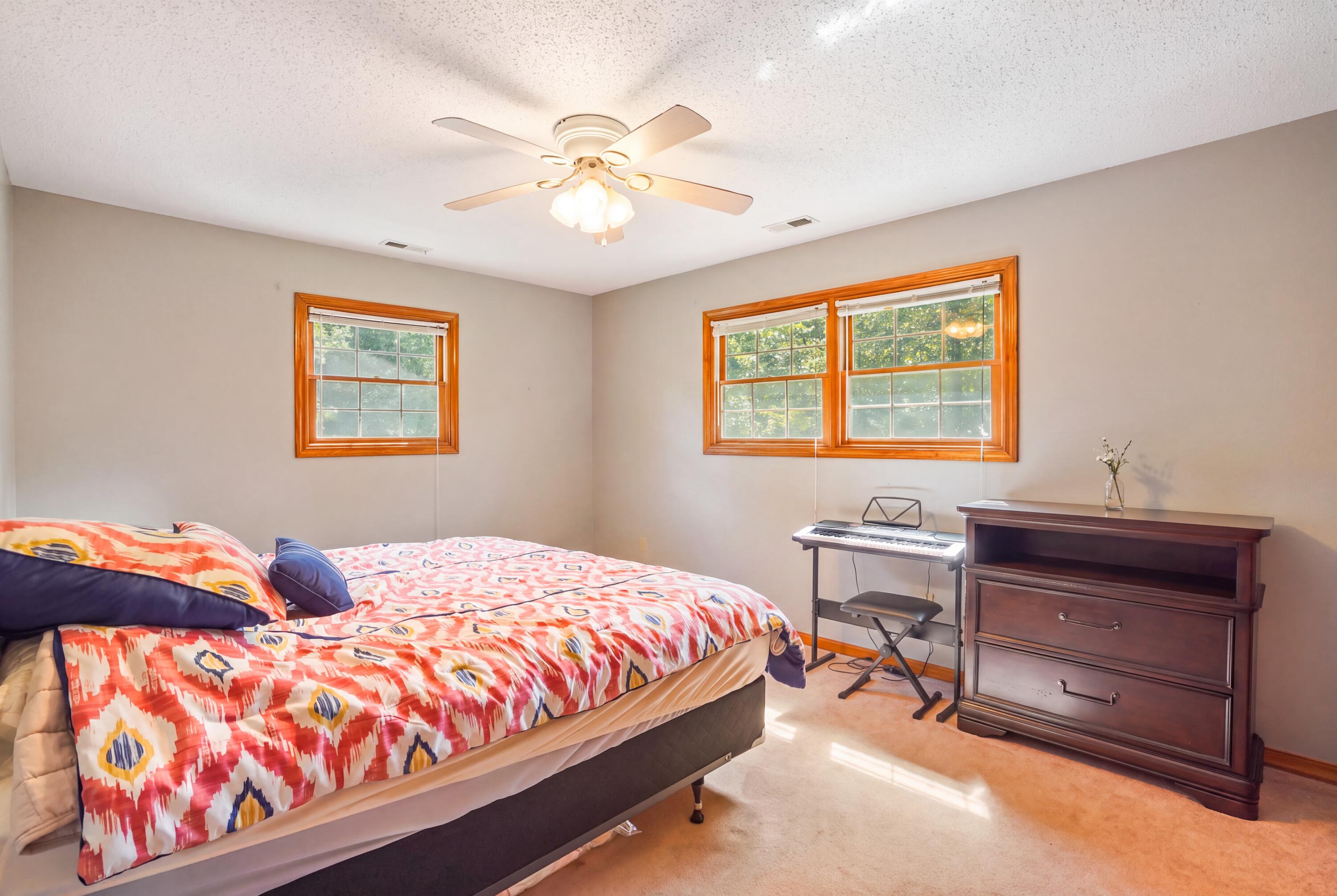 1100 N Highway 1651