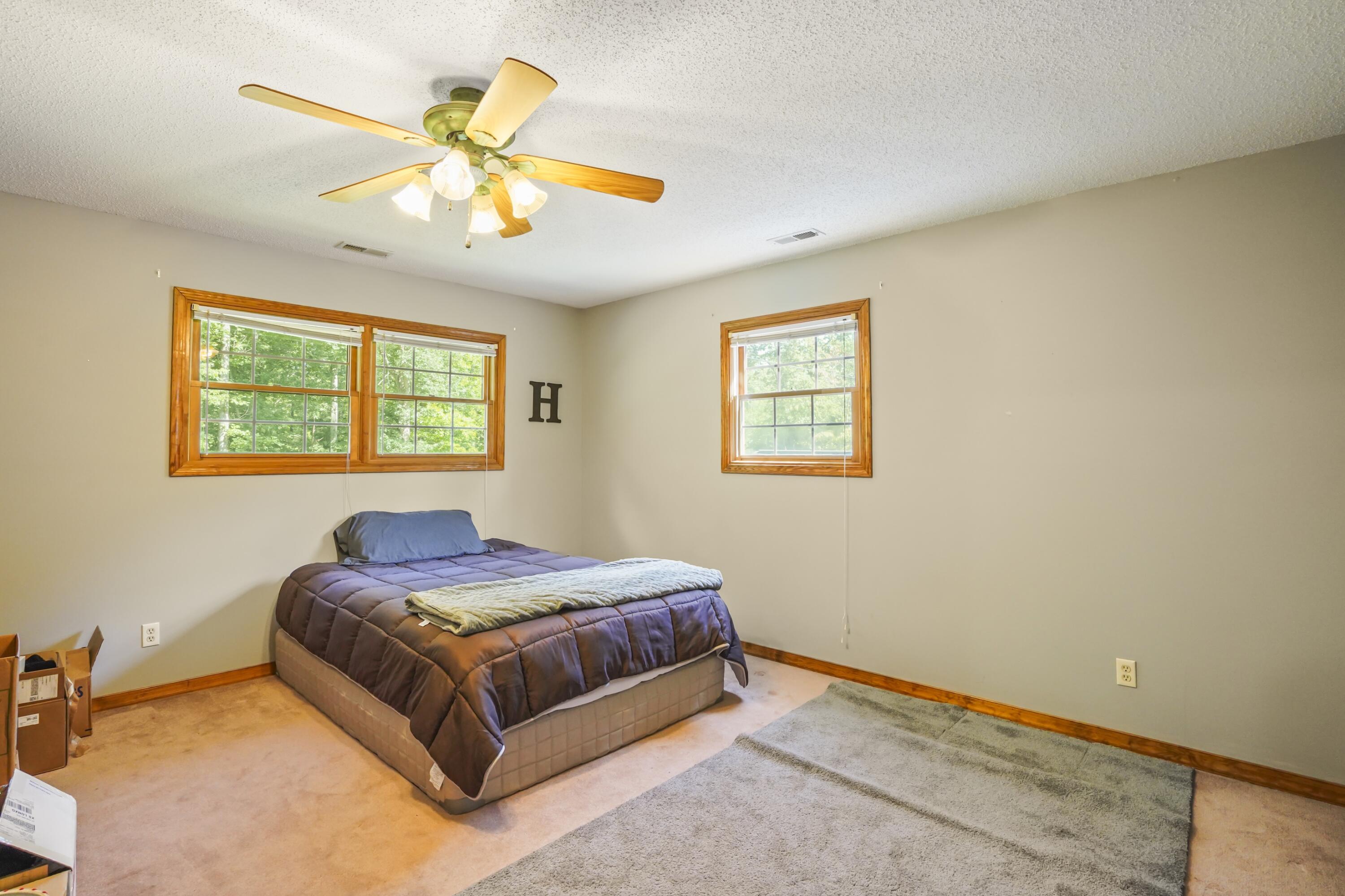 1100 N Highway 1651
