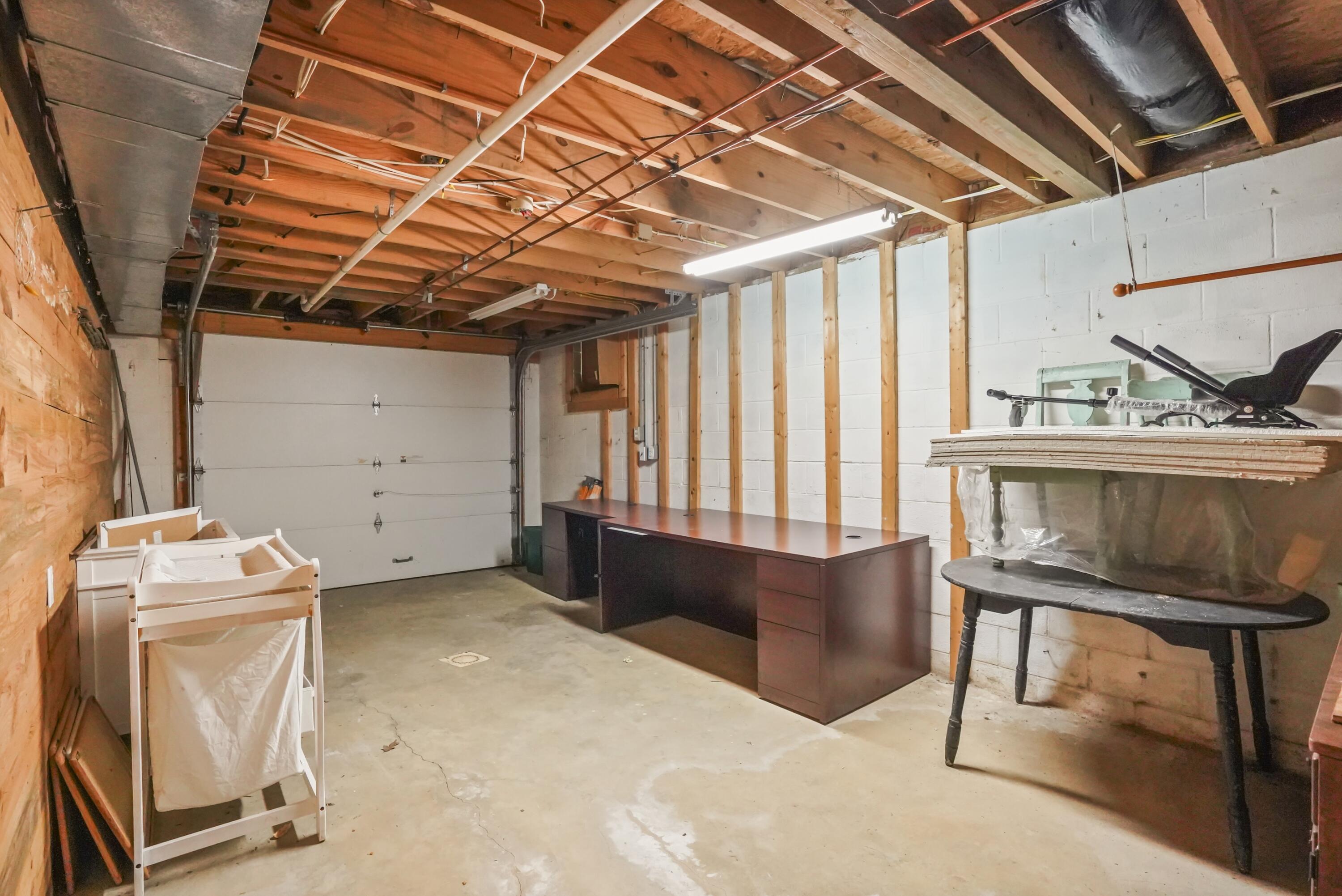1100 N Highway 1651