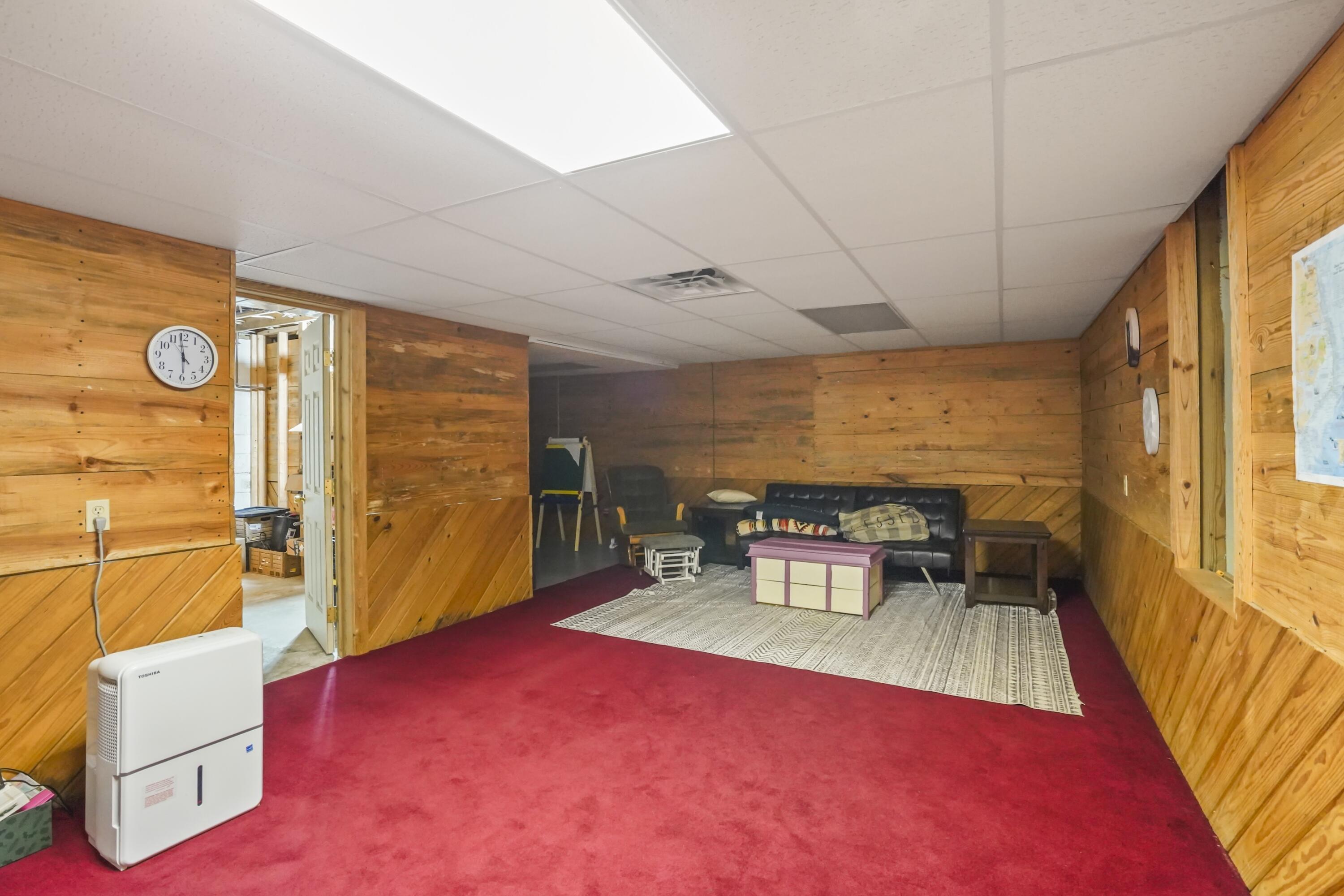 1100 N Highway 1651