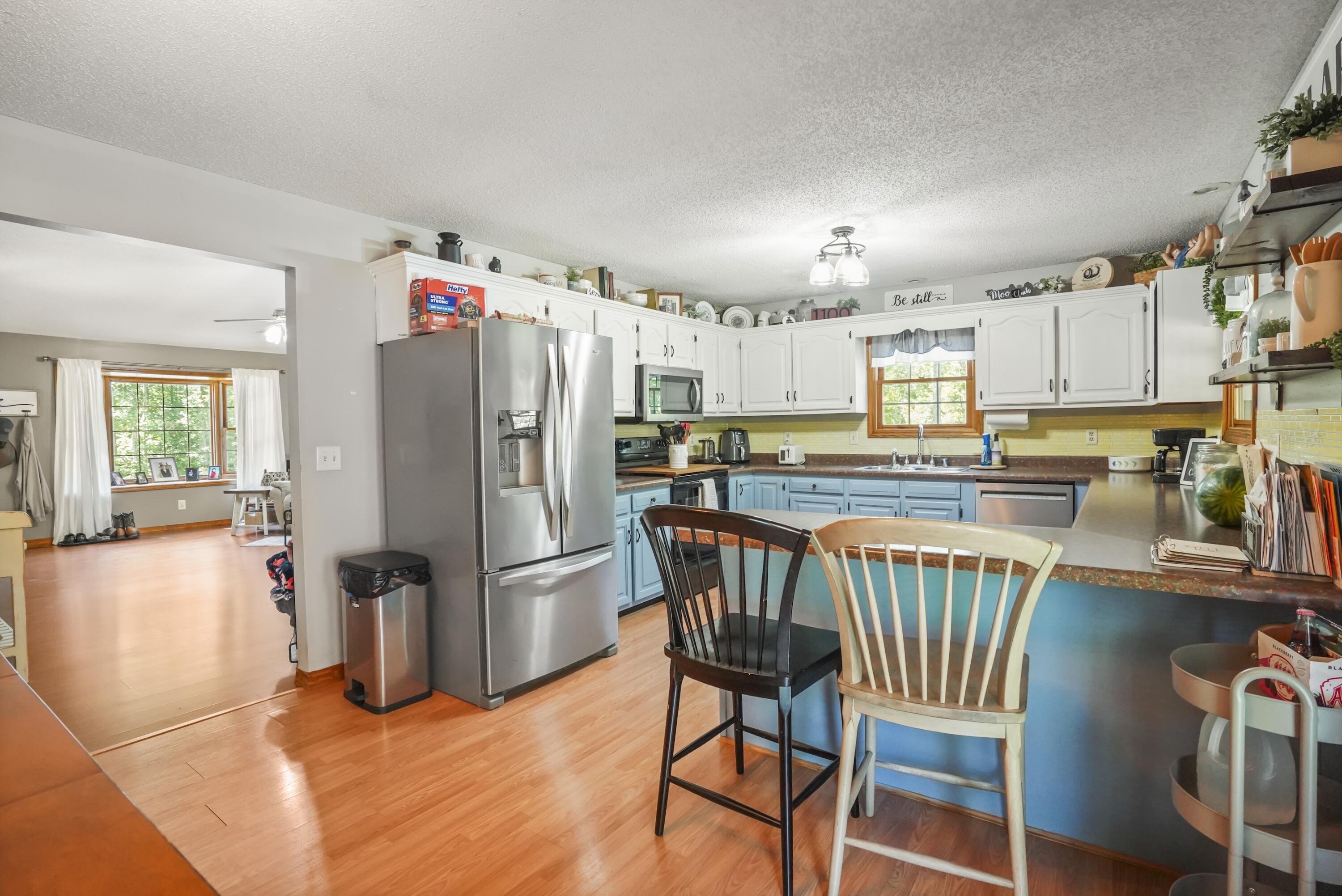 1100 N Highway 1651