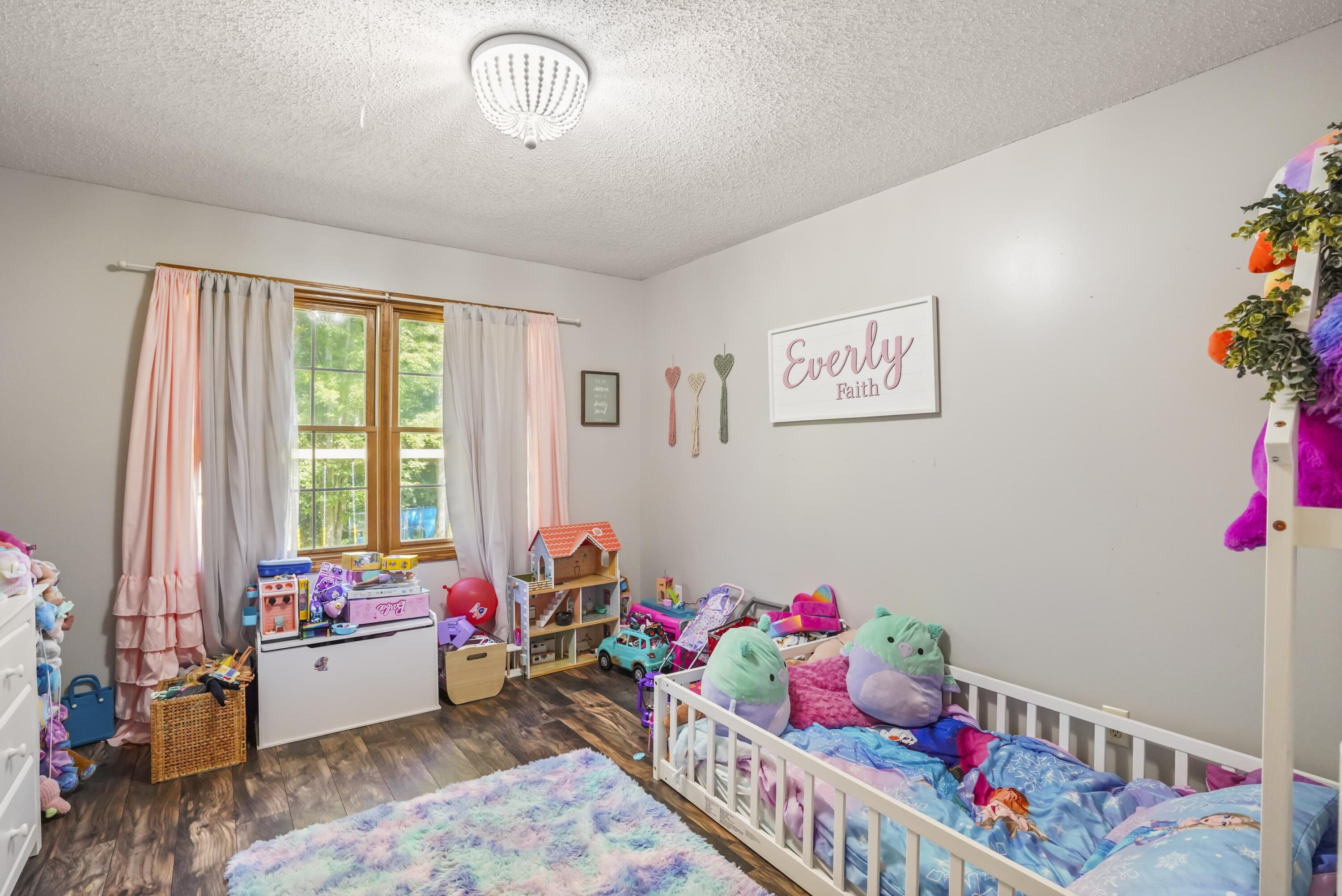 1100 N Highway 1651