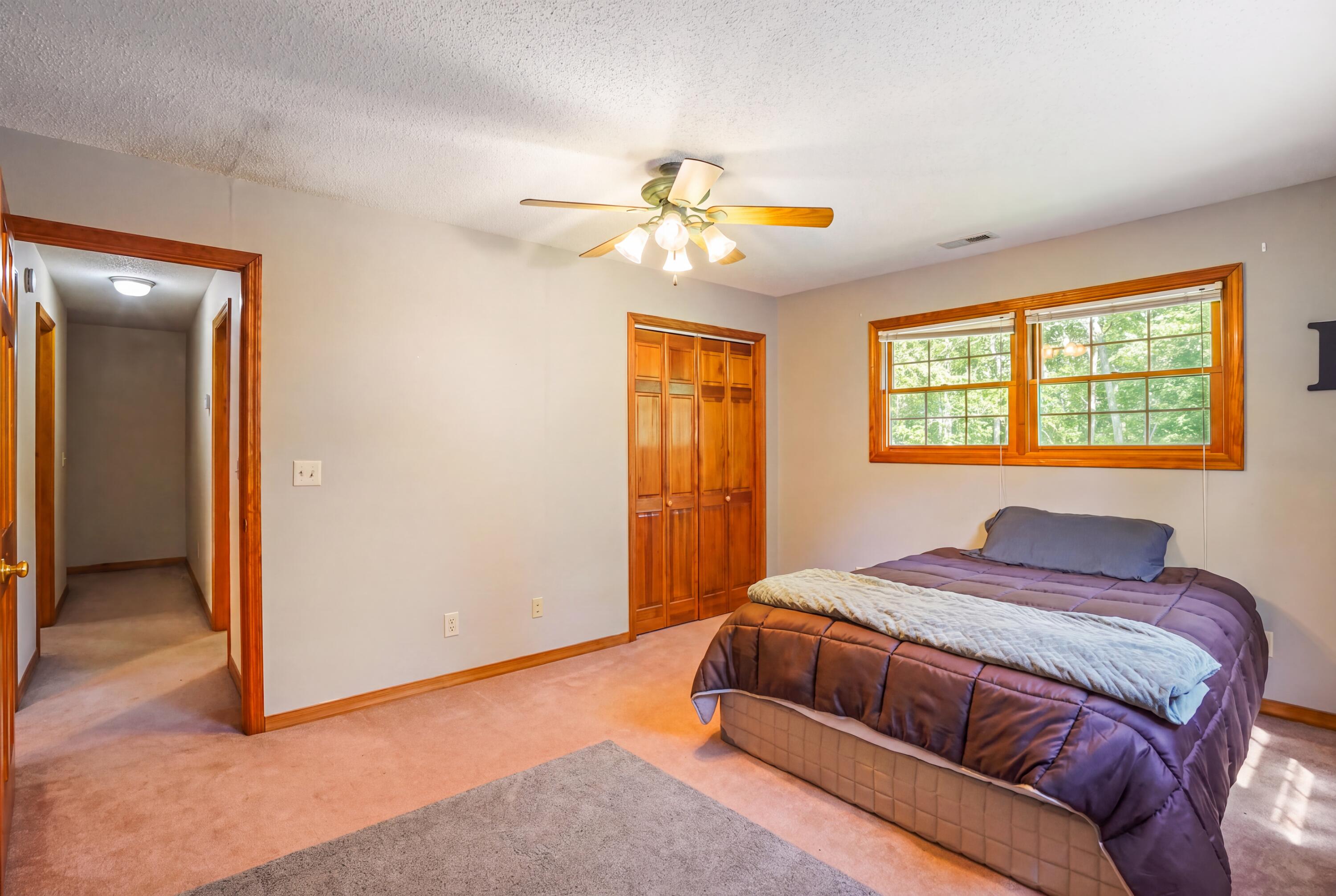 1100 N Highway 1651