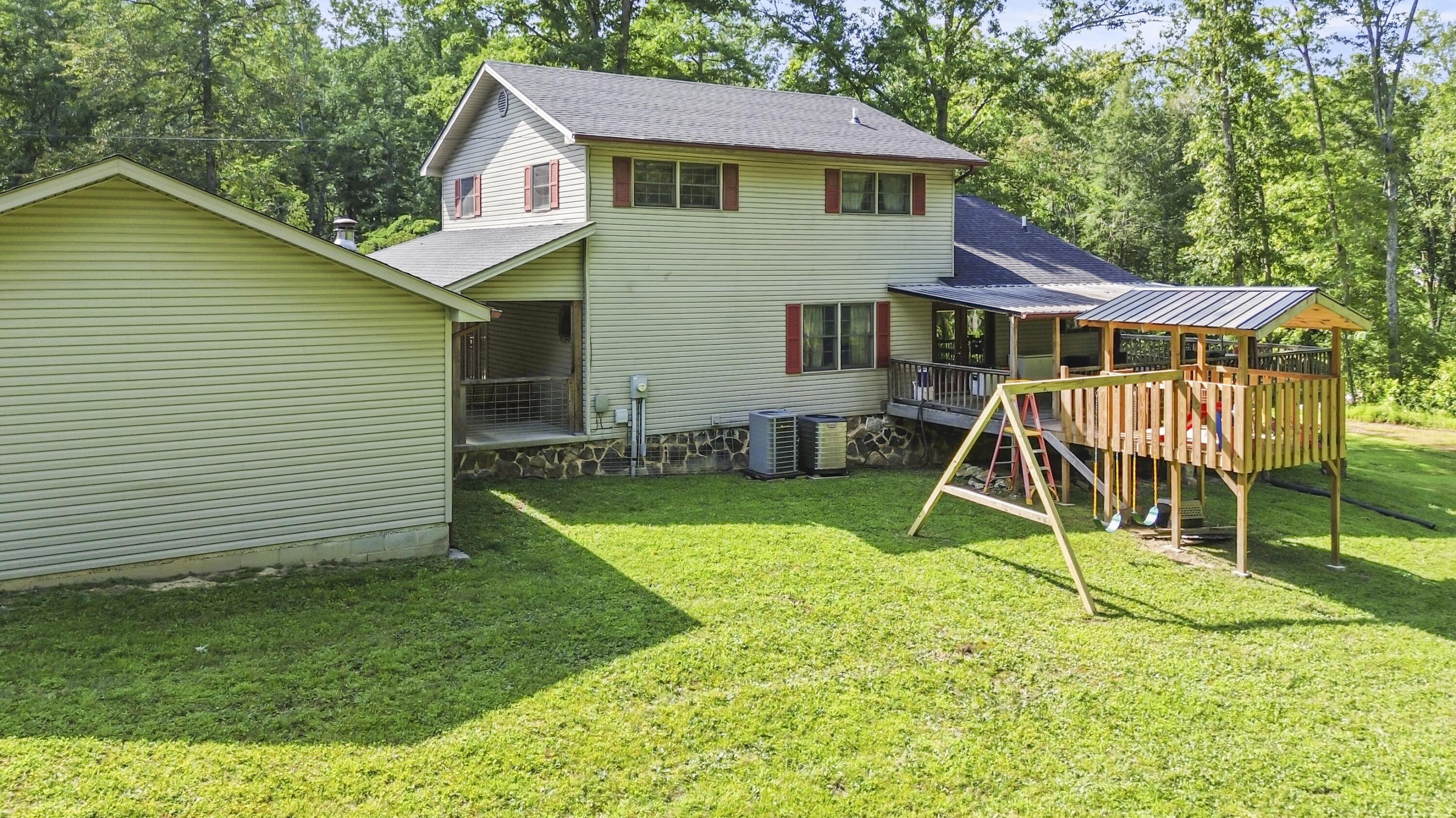 1100 N Highway 1651