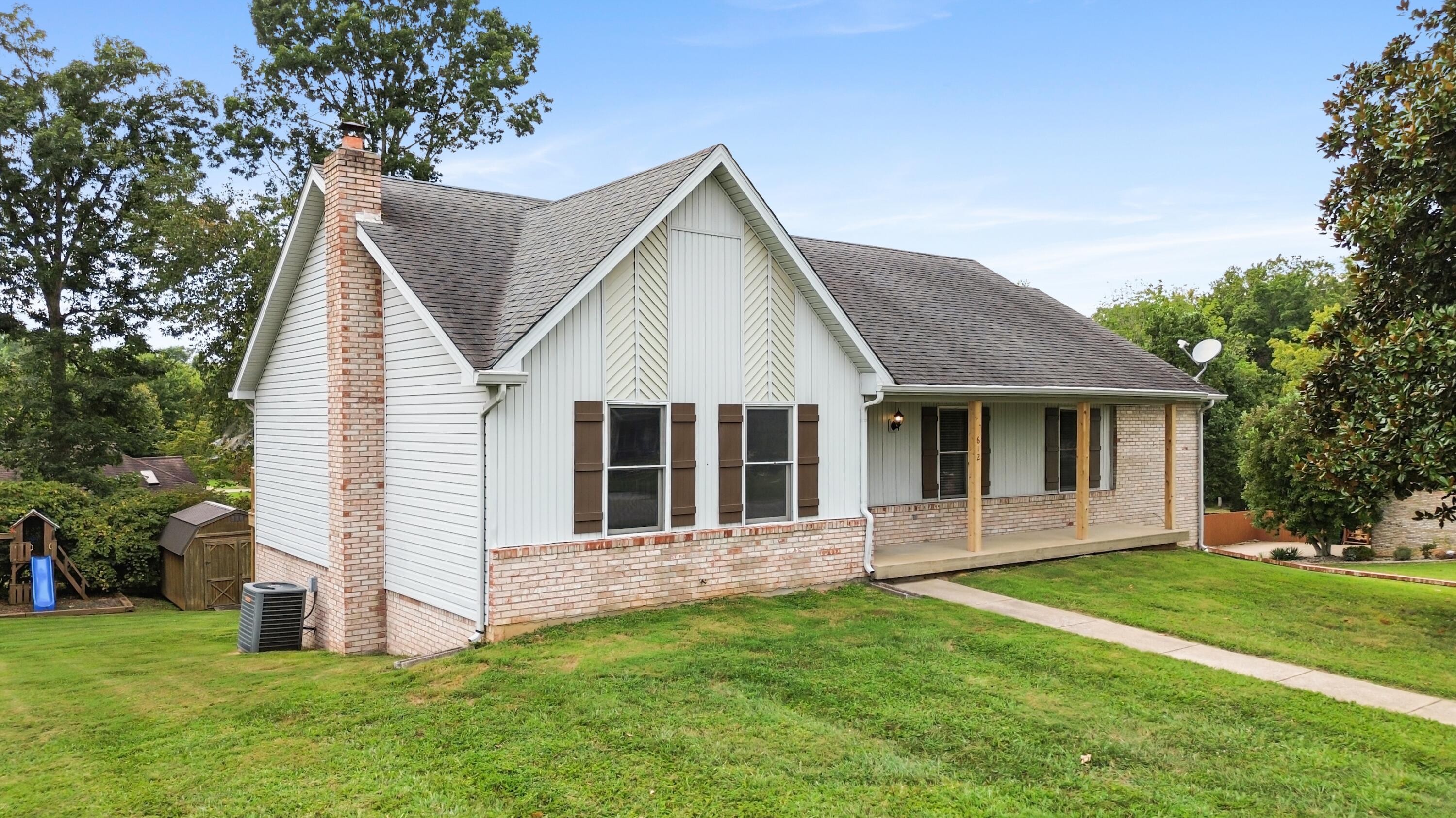 612 Woodview Drive
