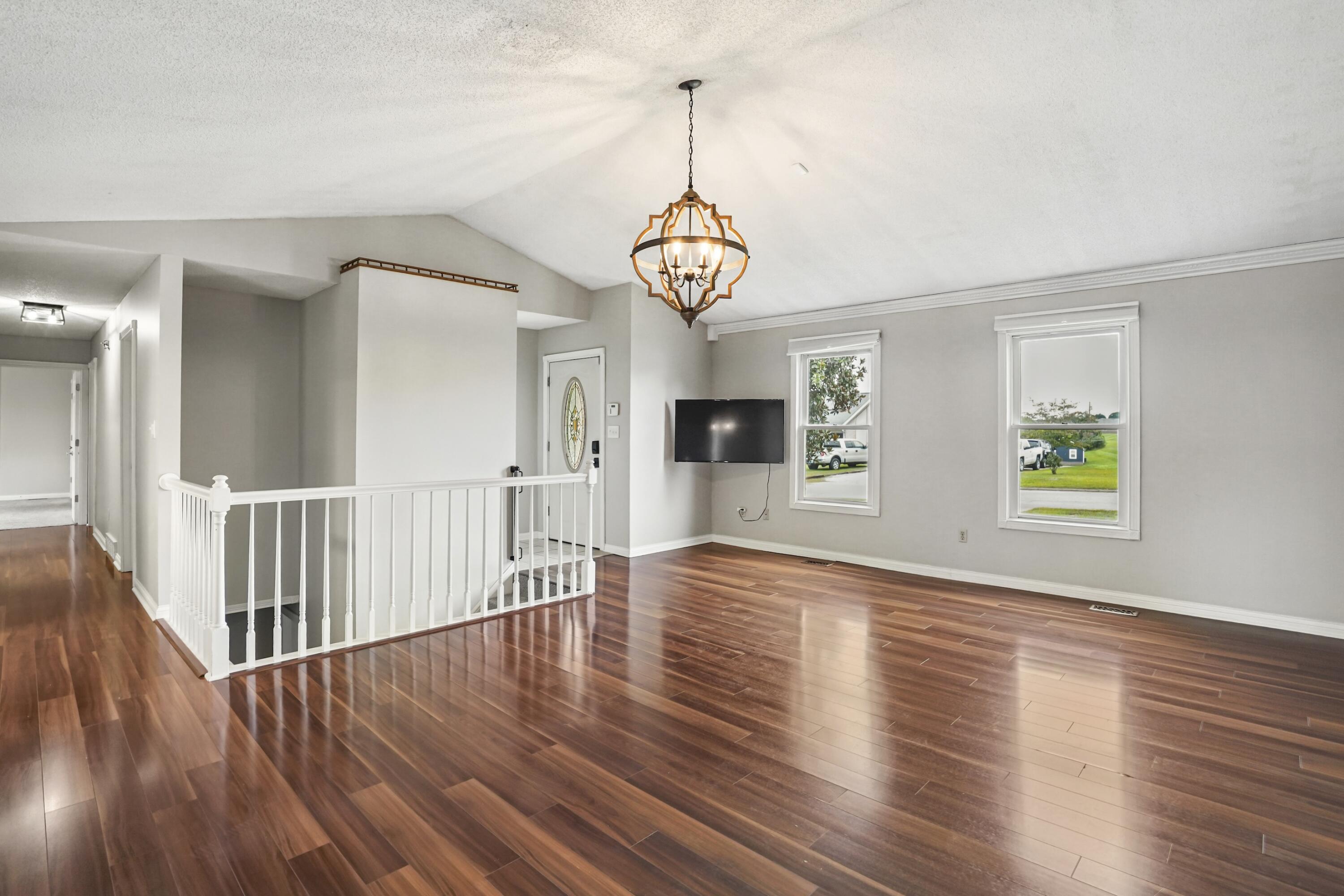 612 Woodview Drive