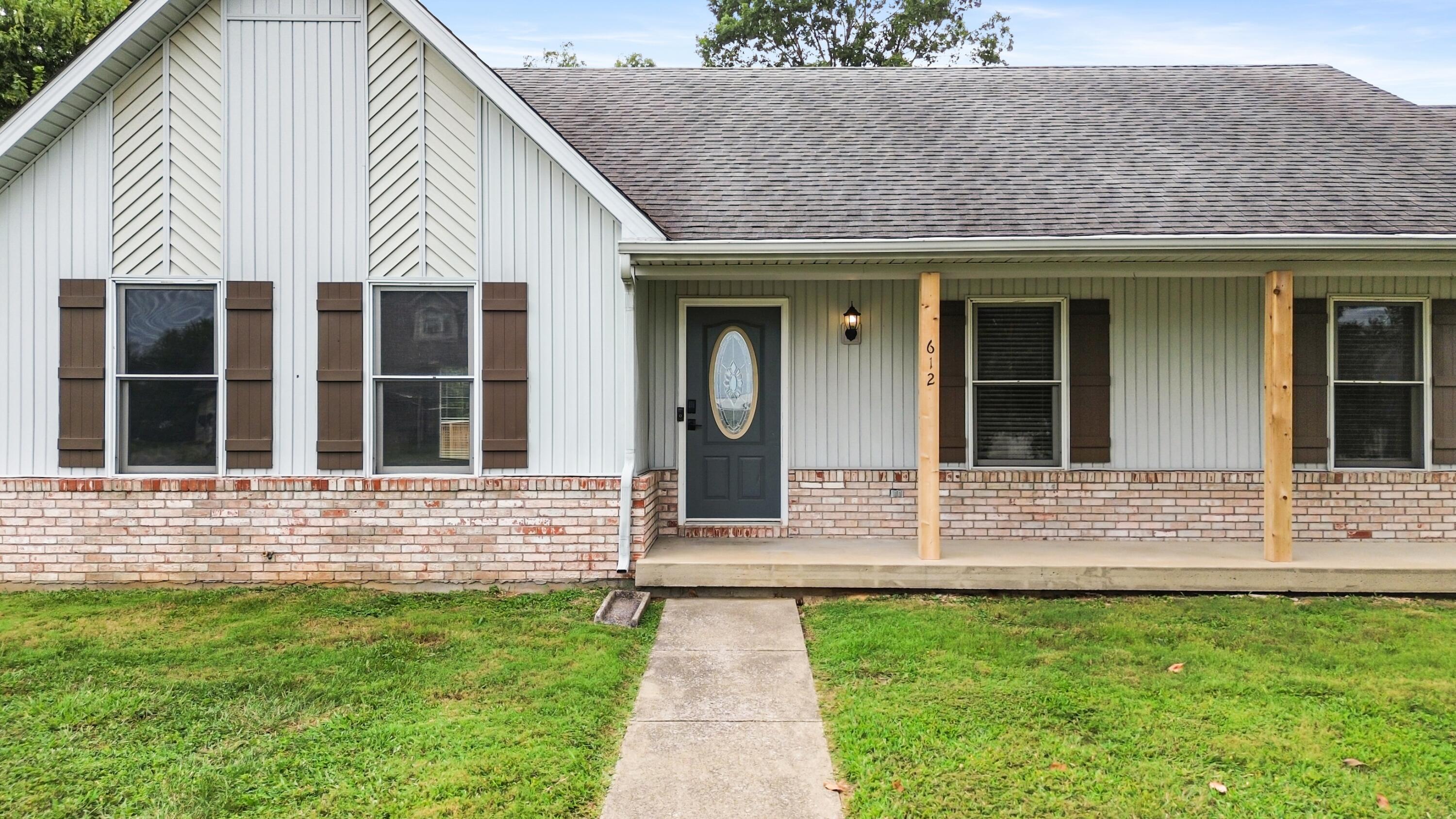612 Woodview Drive