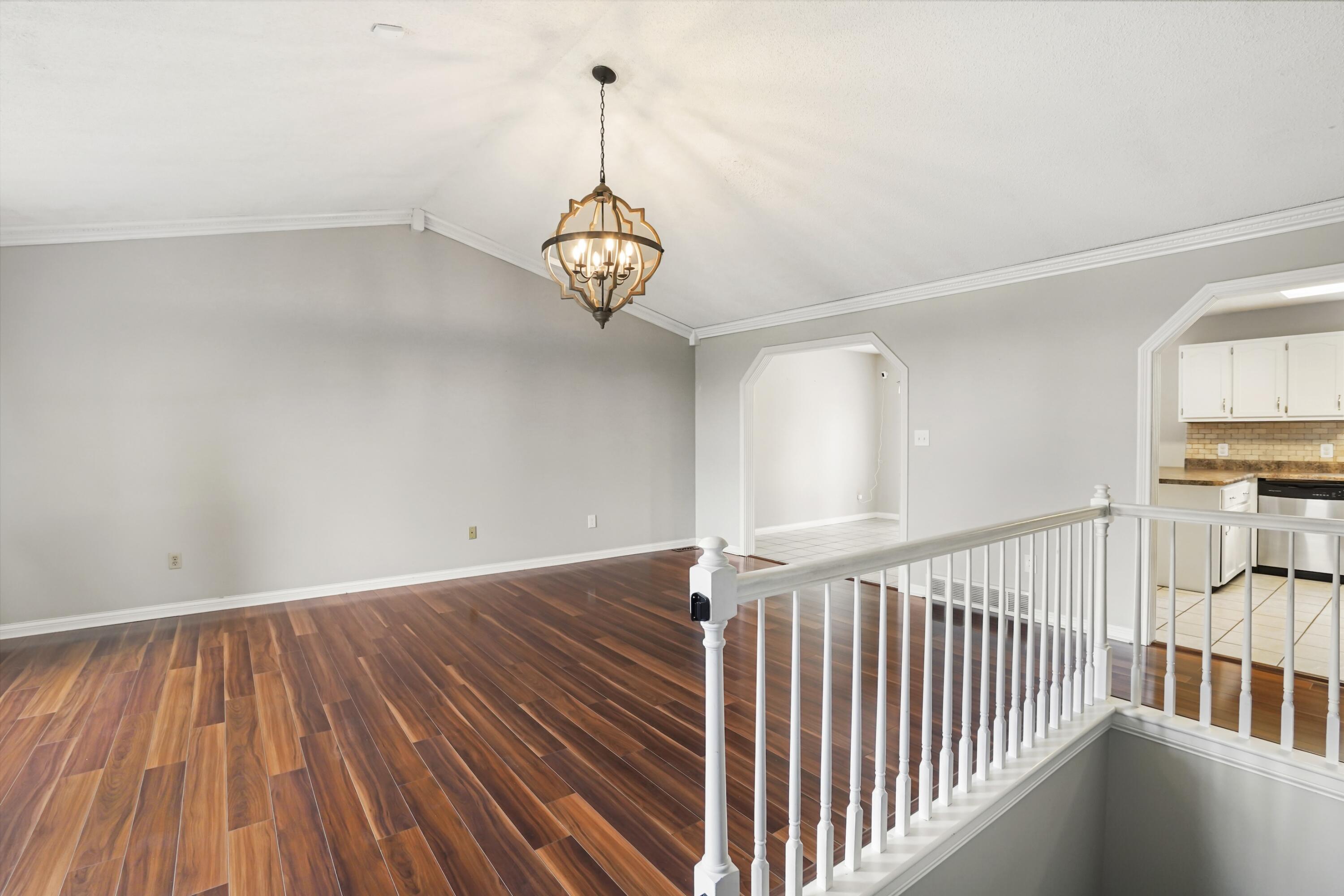 612 Woodview Drive