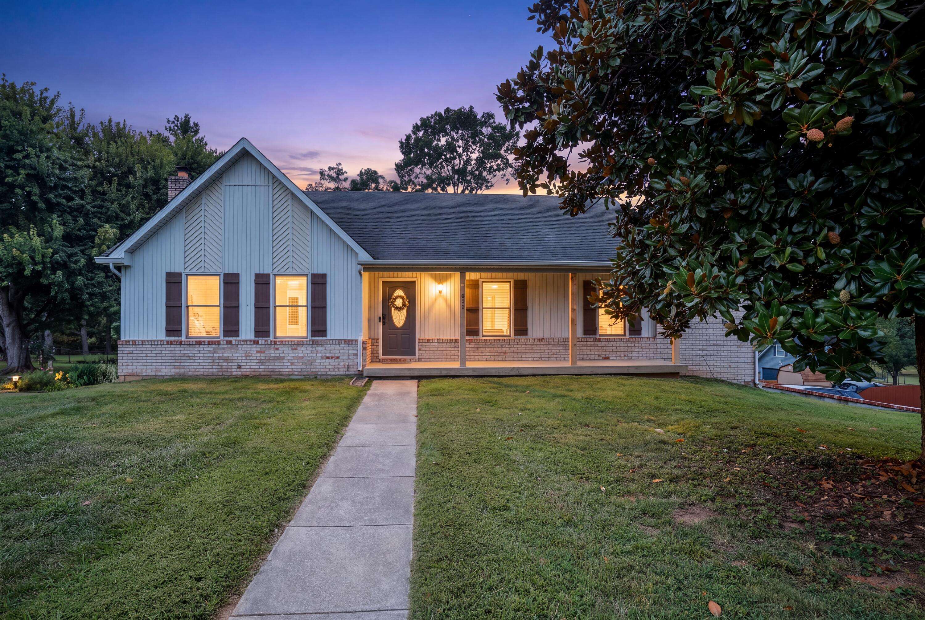 612 Woodview Drive