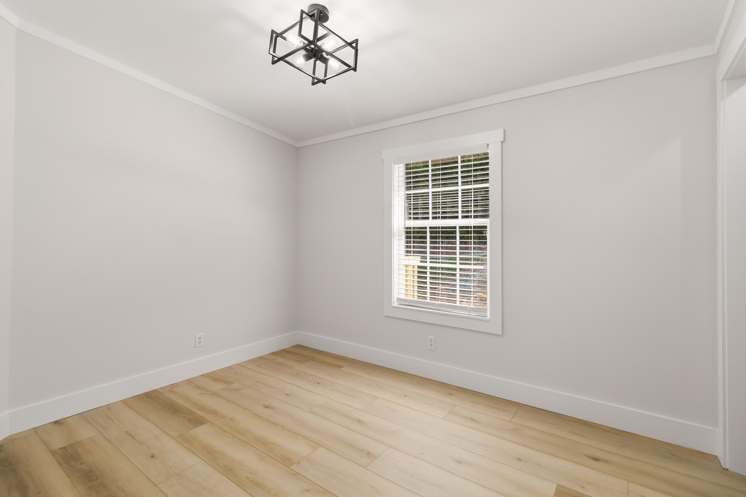 144 R.L Colyer Road